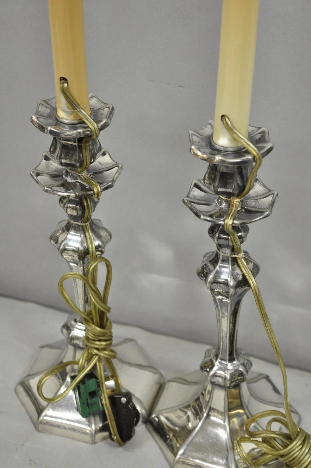 Pareja de lámparas de sobremesa Reed & Barton Art Nouveau con candelabros pequeños bañados en plata en venta 6
