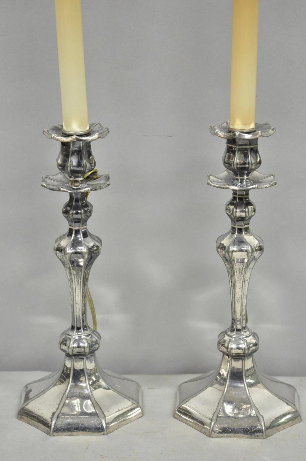 Pareja de lámparas de sobremesa Reed & Barton Art Nouveau con candelabros pequeños bañados en plata Desconocido en venta