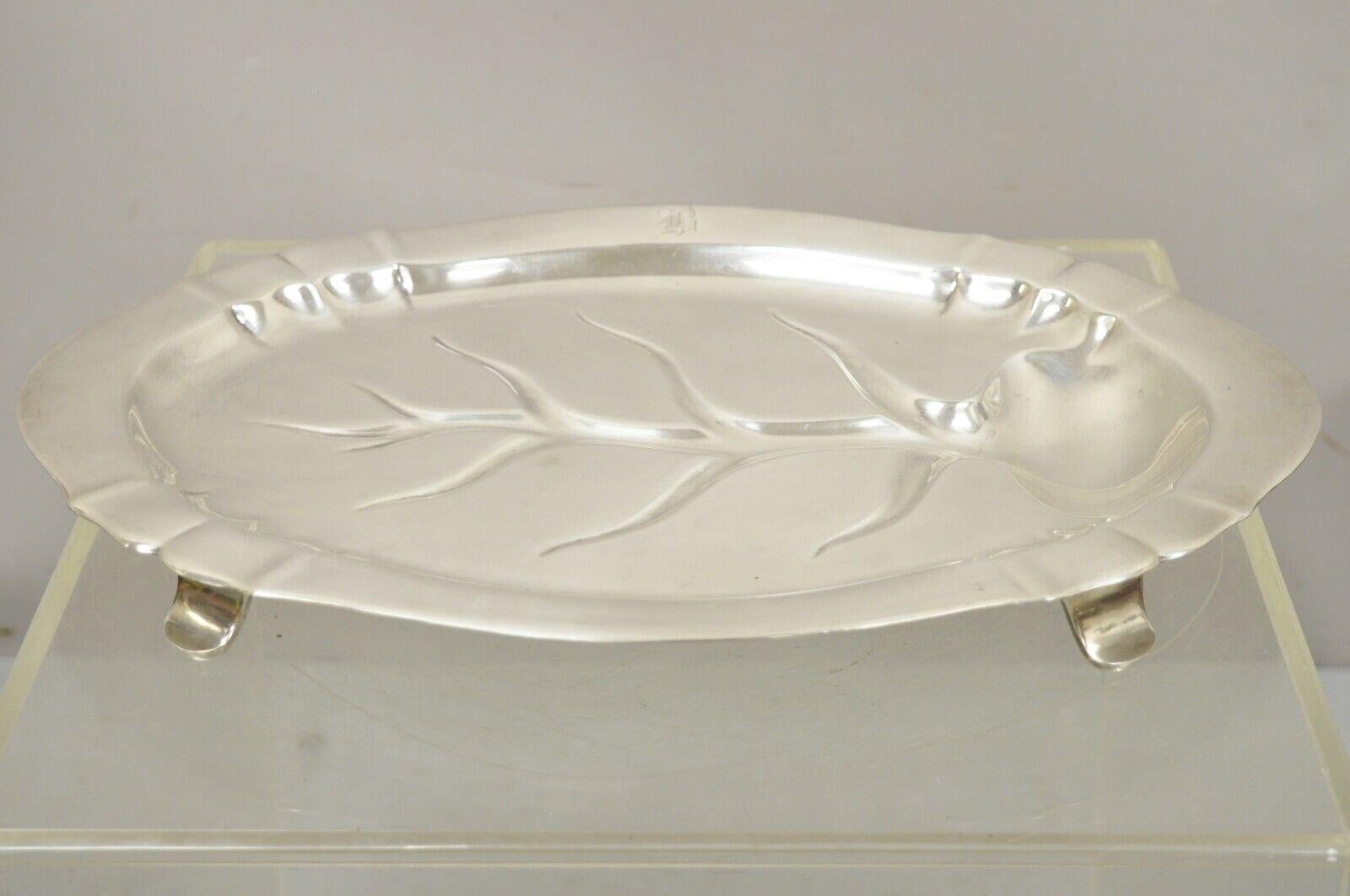 Bandeja metálica Reed & Barton chesterfield plateada con pie de 17