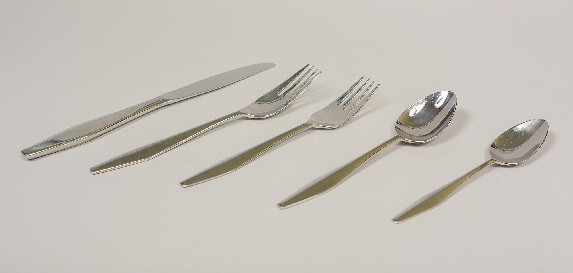 Mid-Century Modern Reed & Barton Diamante Stainless Flatware Service for Eight For Sale