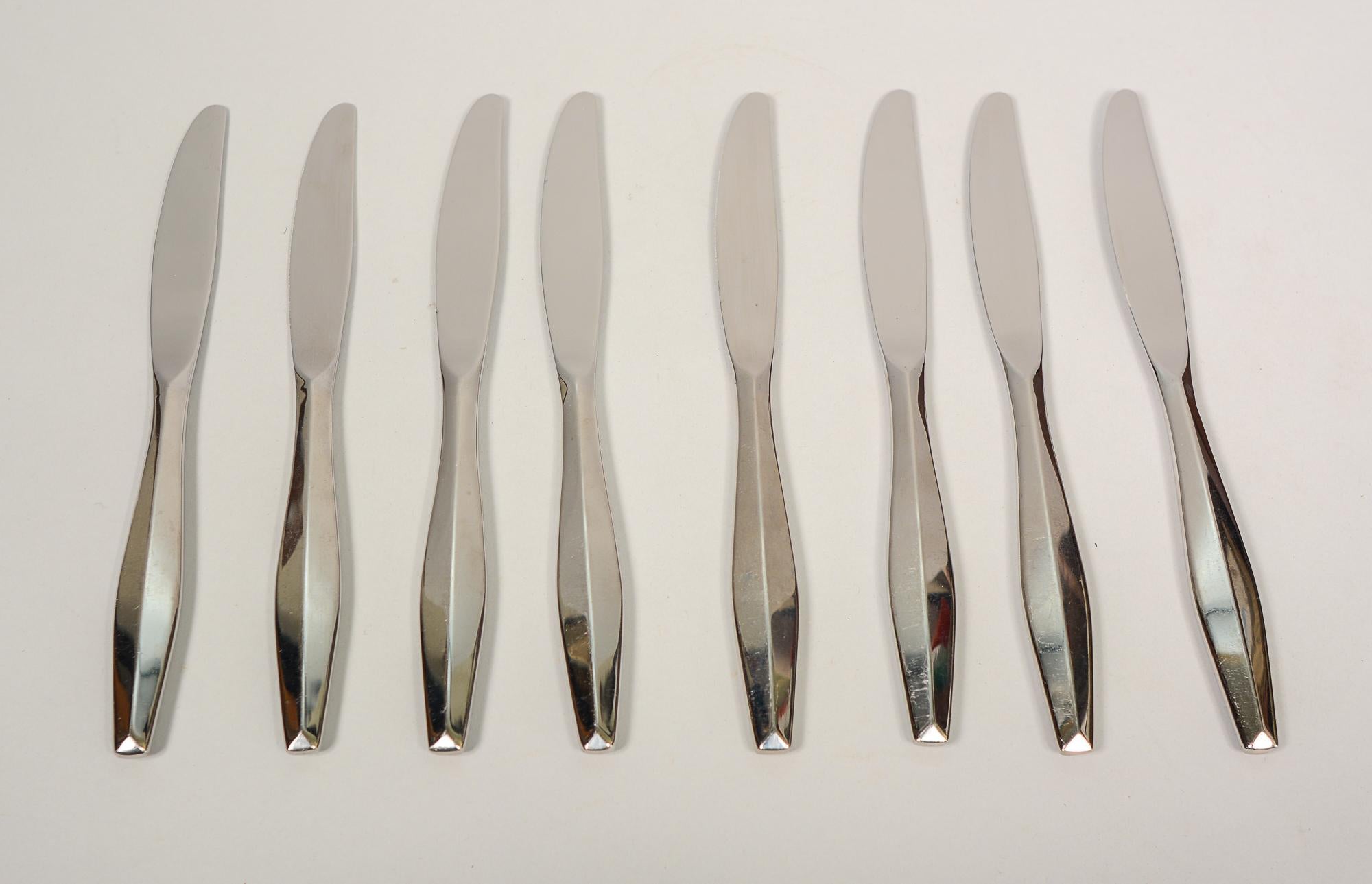 Late 20th Century Reed & Barton Diamante Stainless Flatware Service for Eight For Sale
