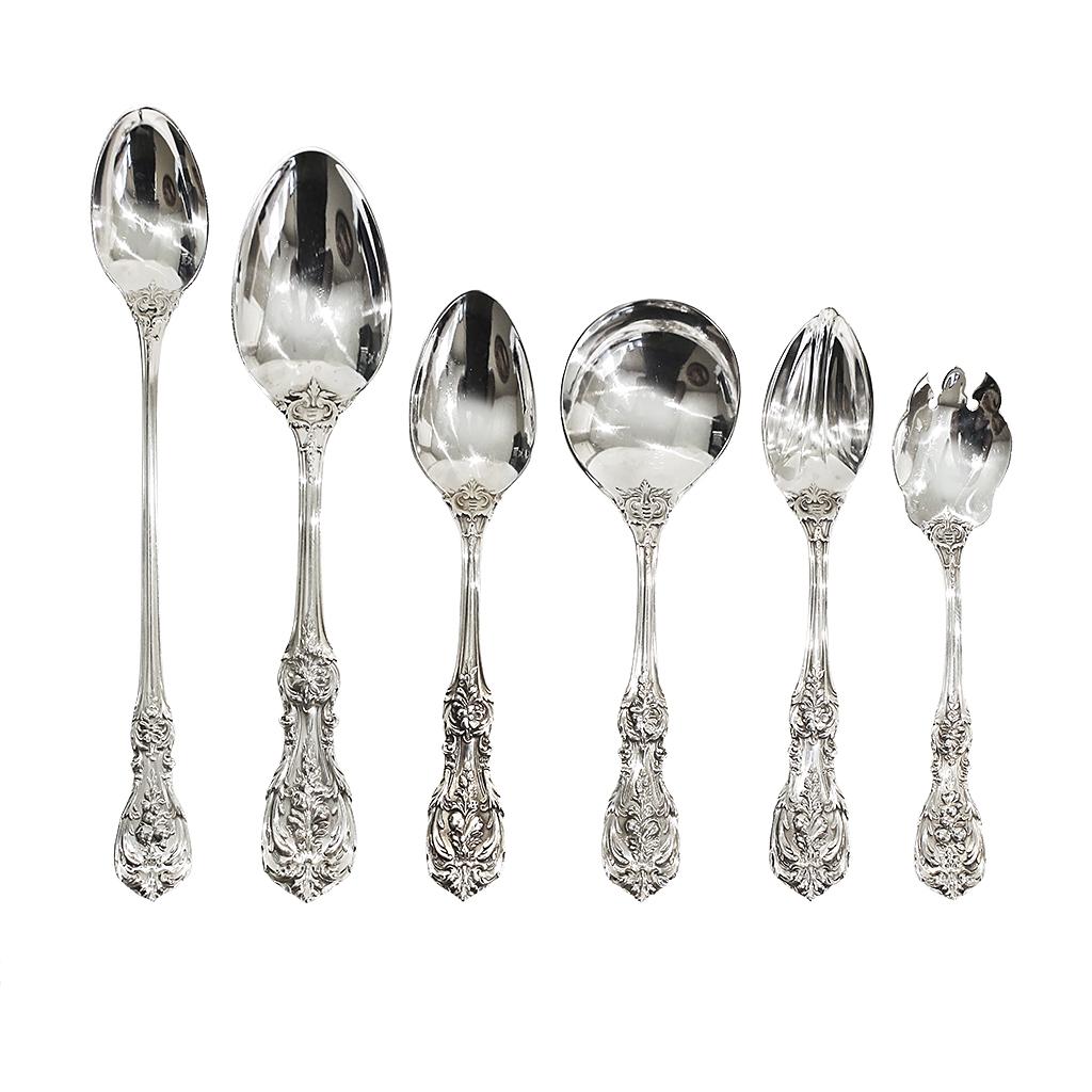 This set of 179 piece Reed & Barton Francis 1 is one of the best selling patterns in silverware with a nod to the opulent romance of the 16th century. Each piece's central decoration represents a different cluster of fruit and flowers, giving your