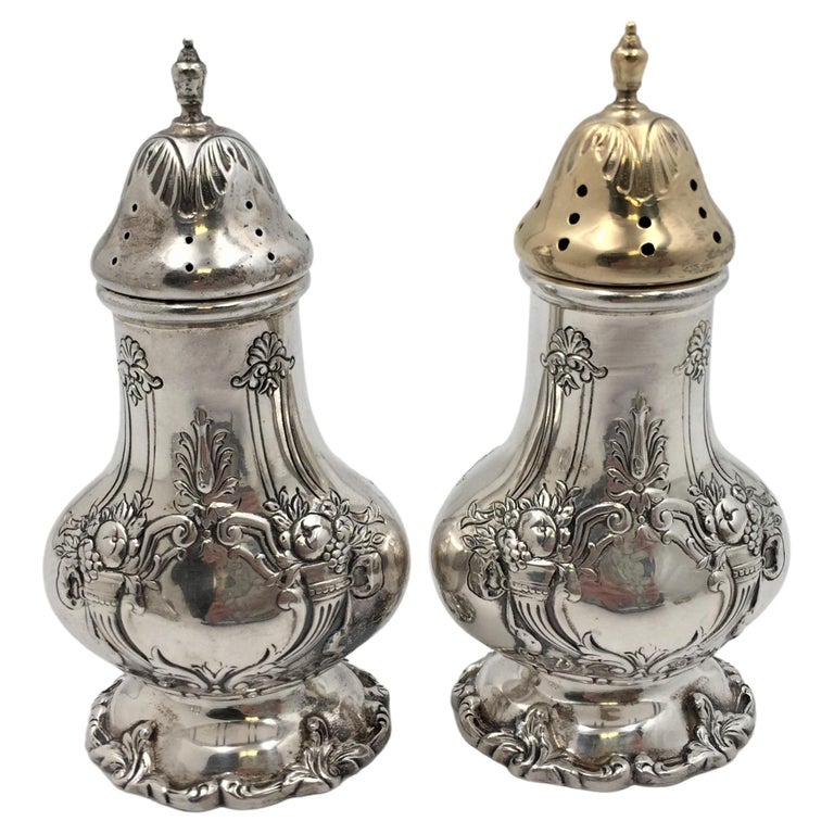 Reed & Barton Francis i Pair of Sterling Silver Salt & Pepper Shaker Pattern 571 For Sale