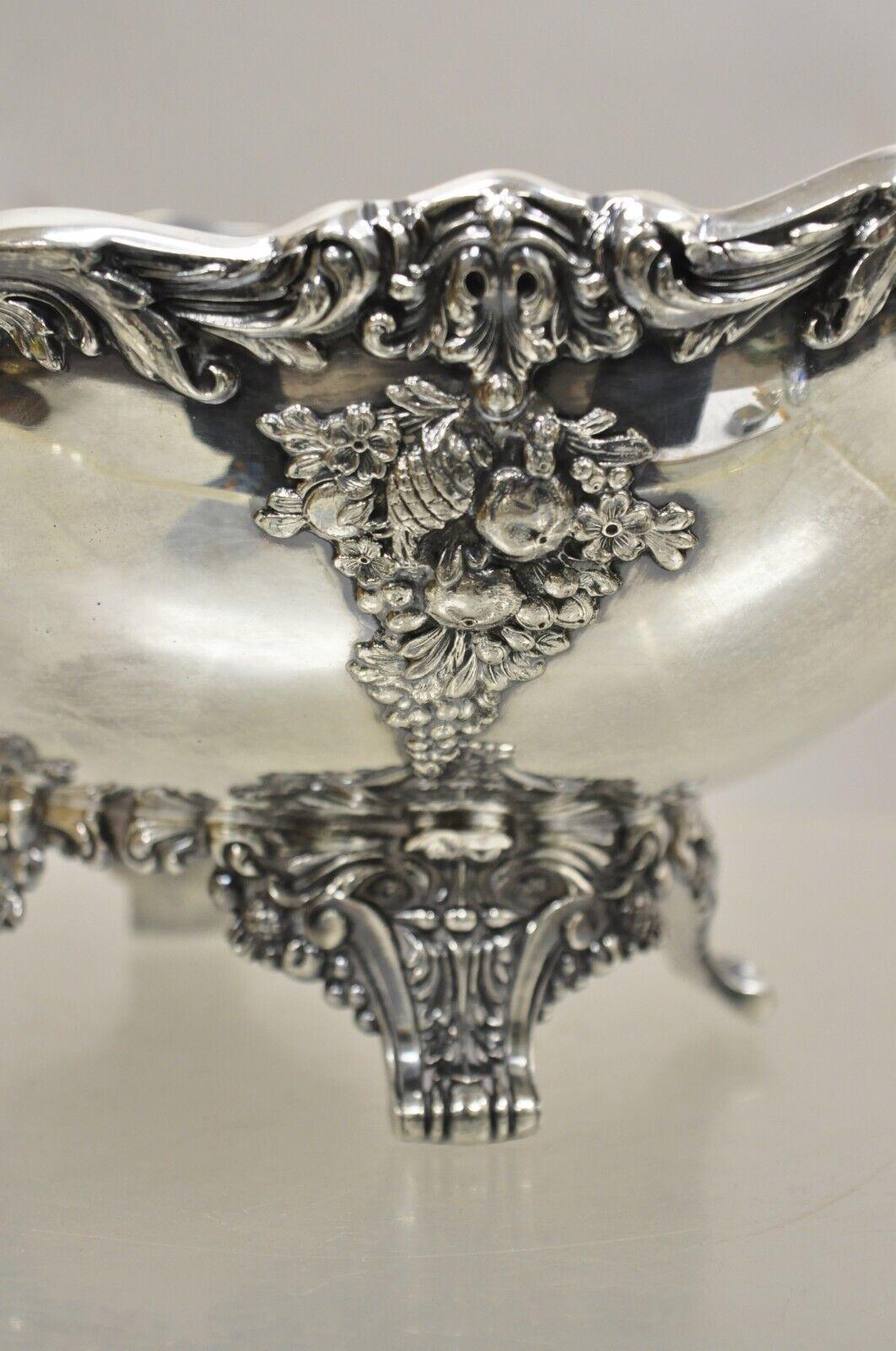 Reed & Barton King Francis 1684 Victorian Silver Plated Oval Footed Serving Bowl In Good Condition In Philadelphia, PA