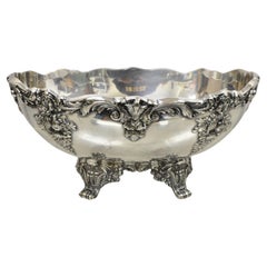 Reed & Barton Cuenco ovalado con pie chapado en plata victoriana del rey Francisco 1684