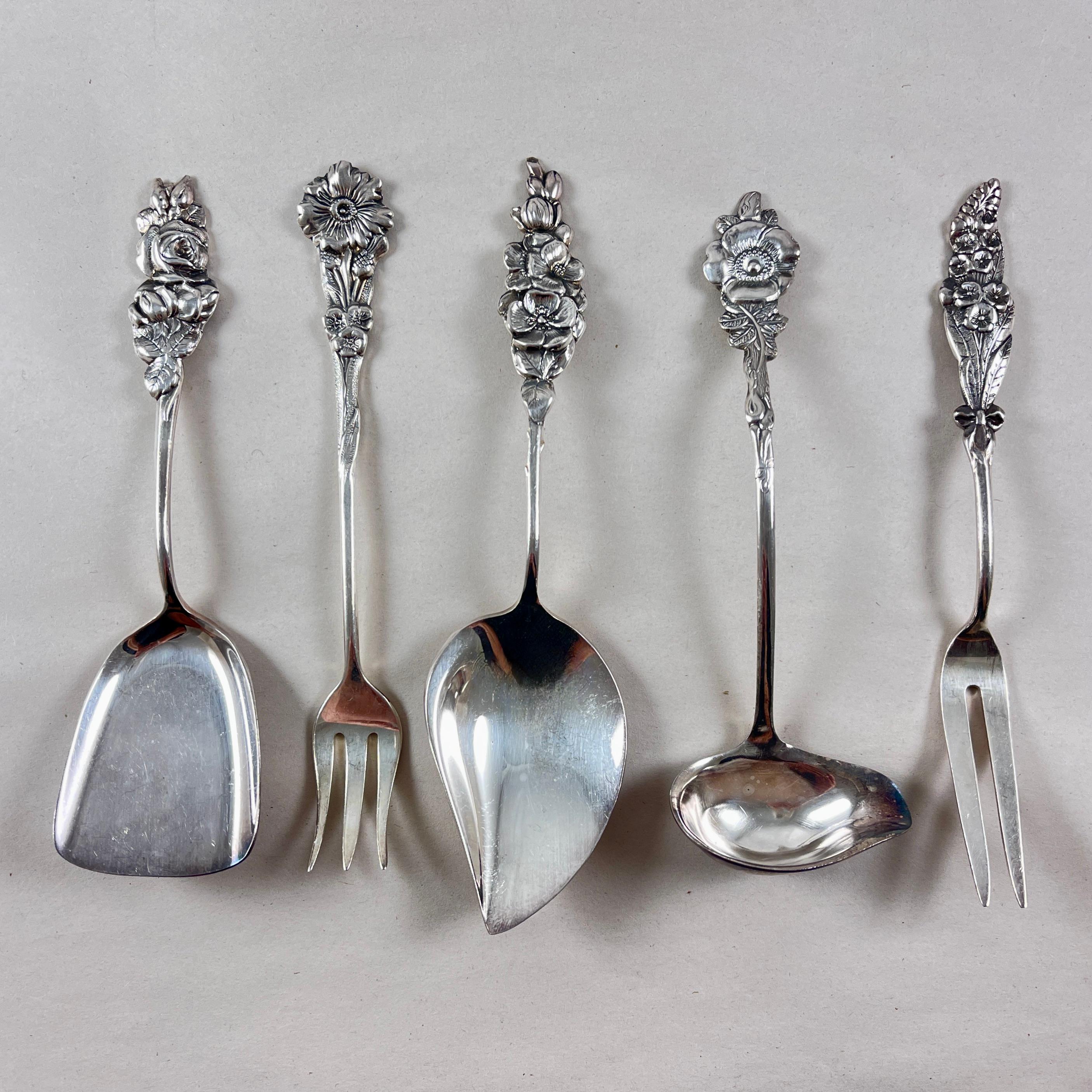 Américain Reed & Barton Service à condiments Harlequin Rose en métal argenté, 5 pièces en vente