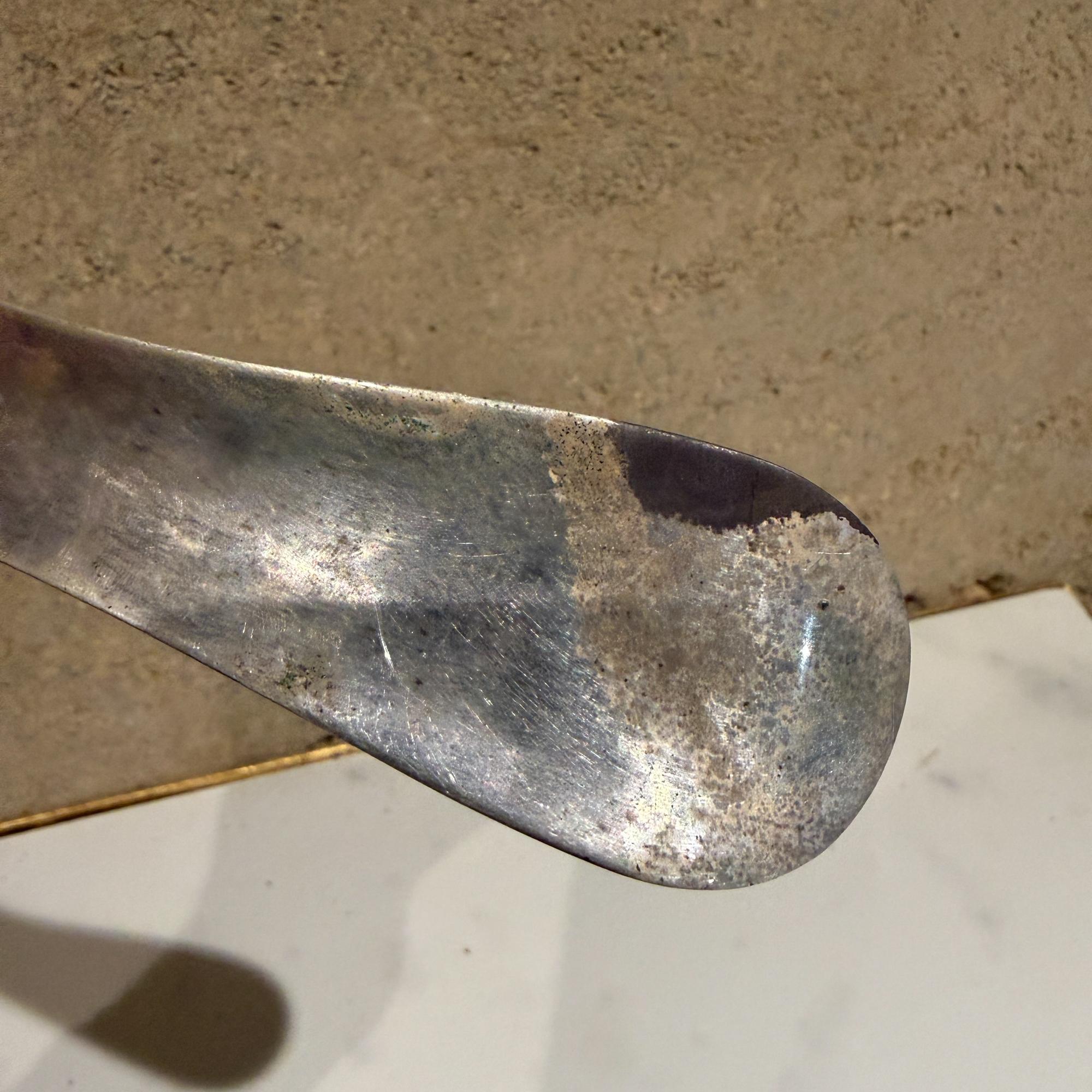 Reed & Barton Silver Plate Shoe Horn Mid Century Modern Patinated (corne à chaussures en métal argenté) en vente 1