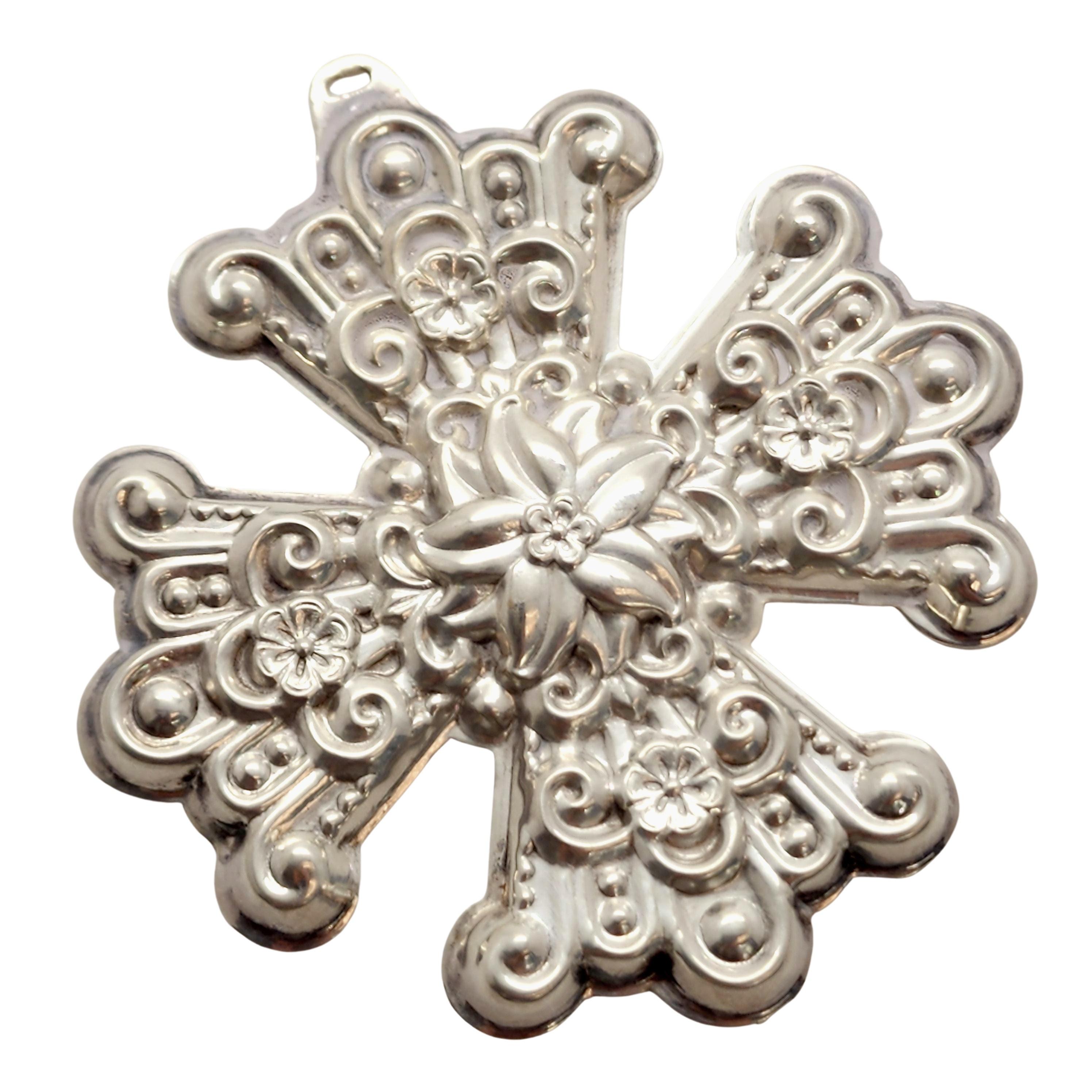 Women's Reed & Barton Sterling Silver 1974 Christmas Cross Ornament (A) #12858