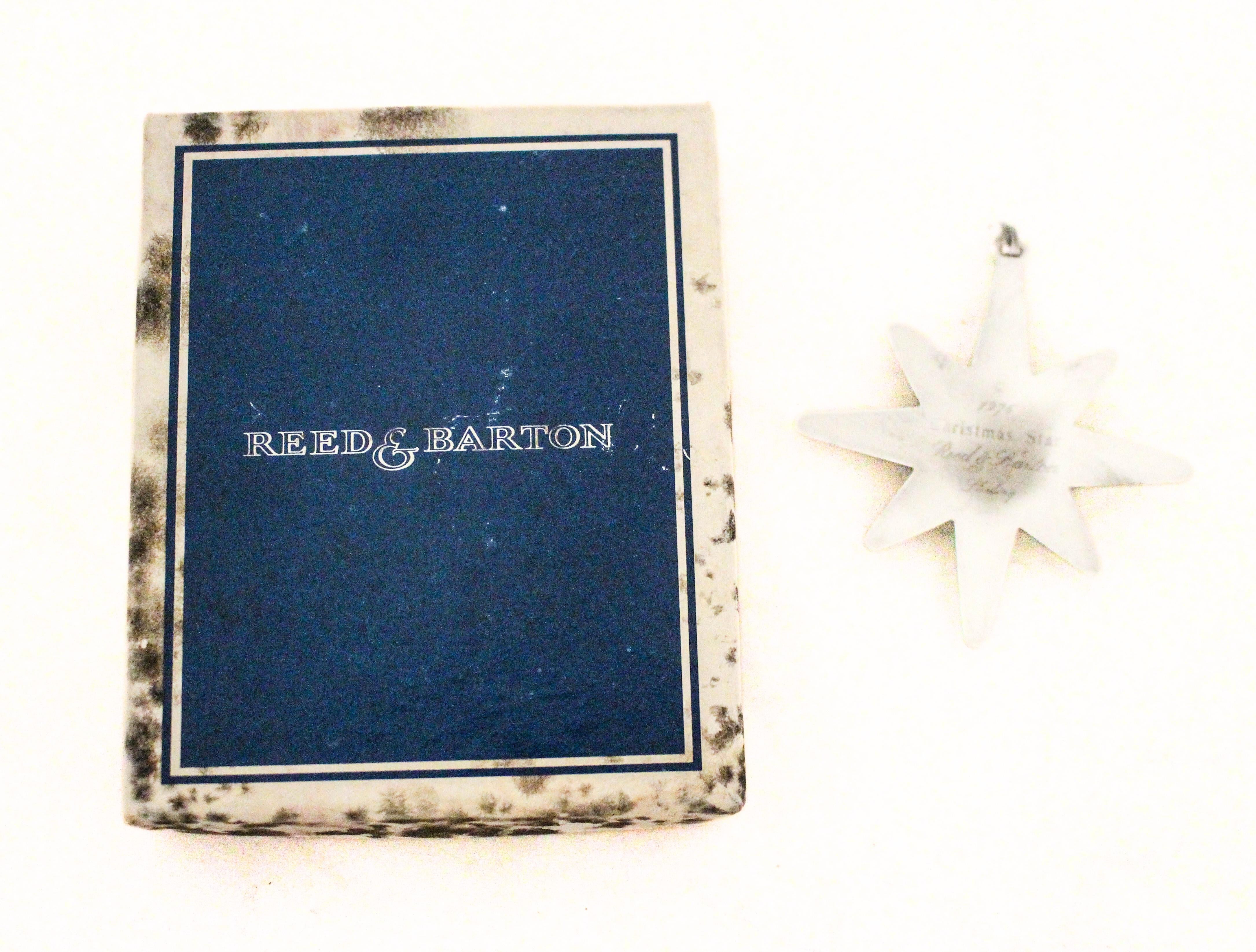 Dieses elegante Ornament aus Sterlingsilber mit dem Titel 