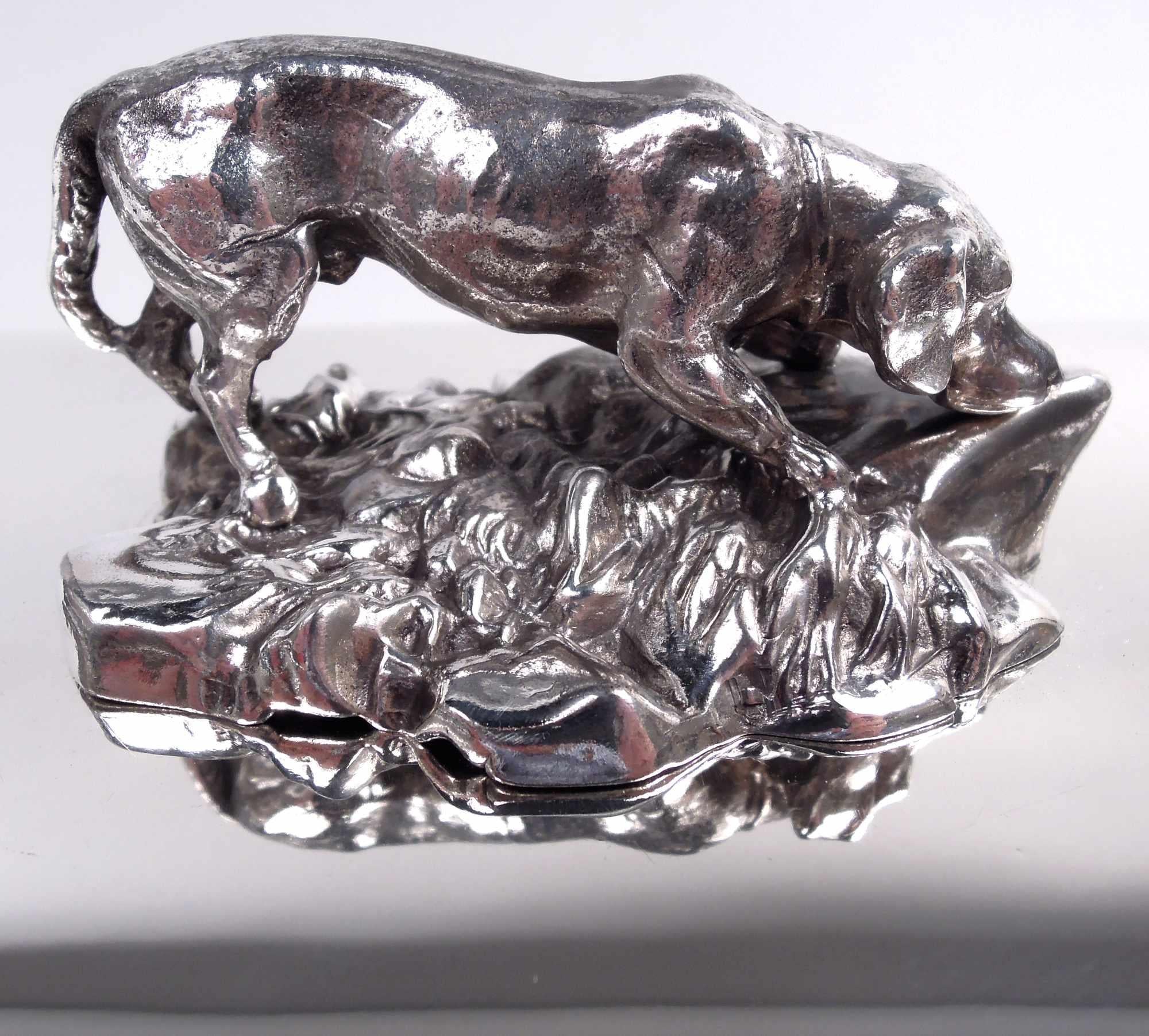 Reed & Barton Sterling Silver Cigar Box with Hound Dog Finial In Good Condition For Sale In New York, NY