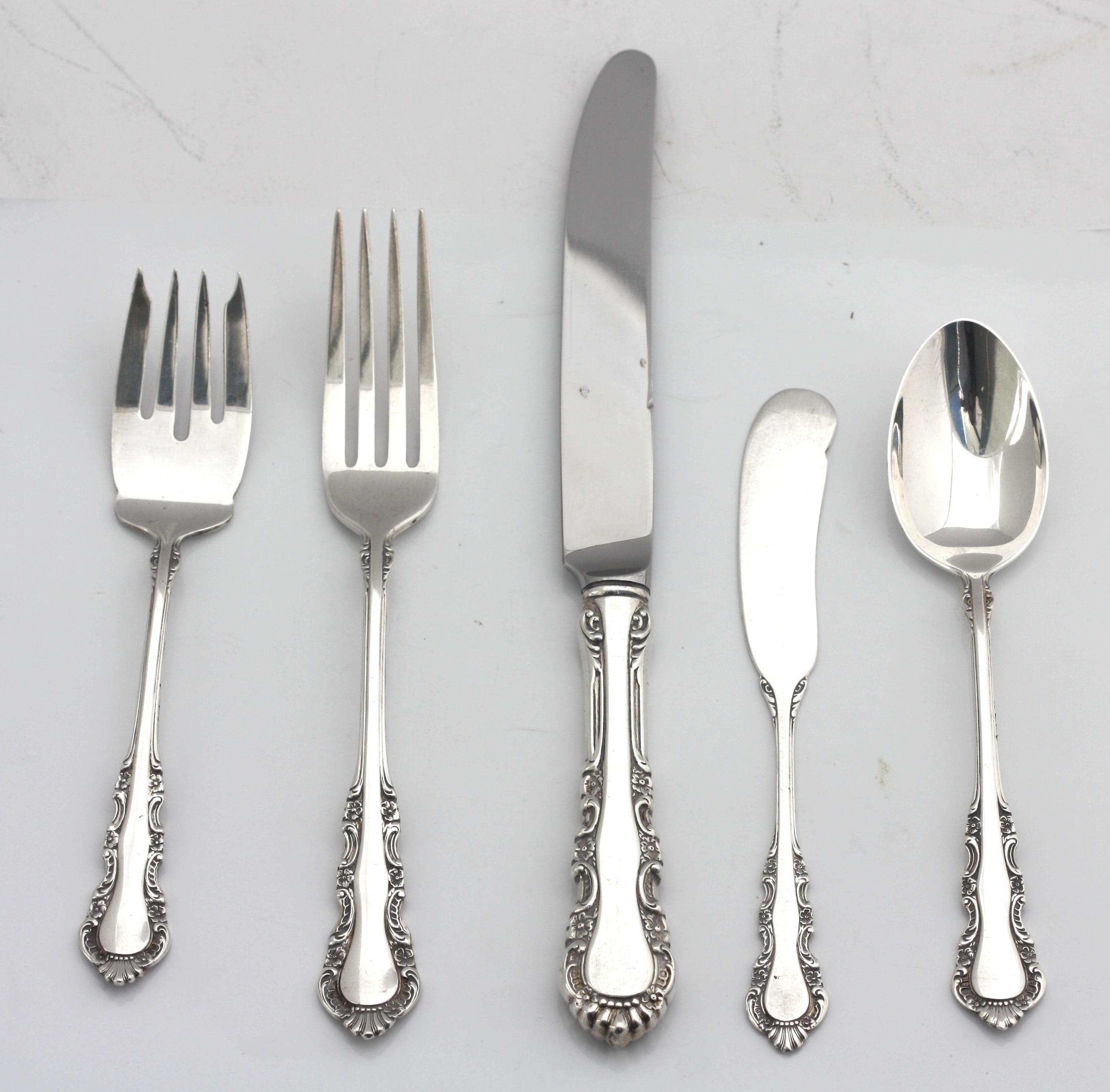  Reed & Barton Sterling Silver Fifty-Nine Piece Flatware Service  For Sale 4