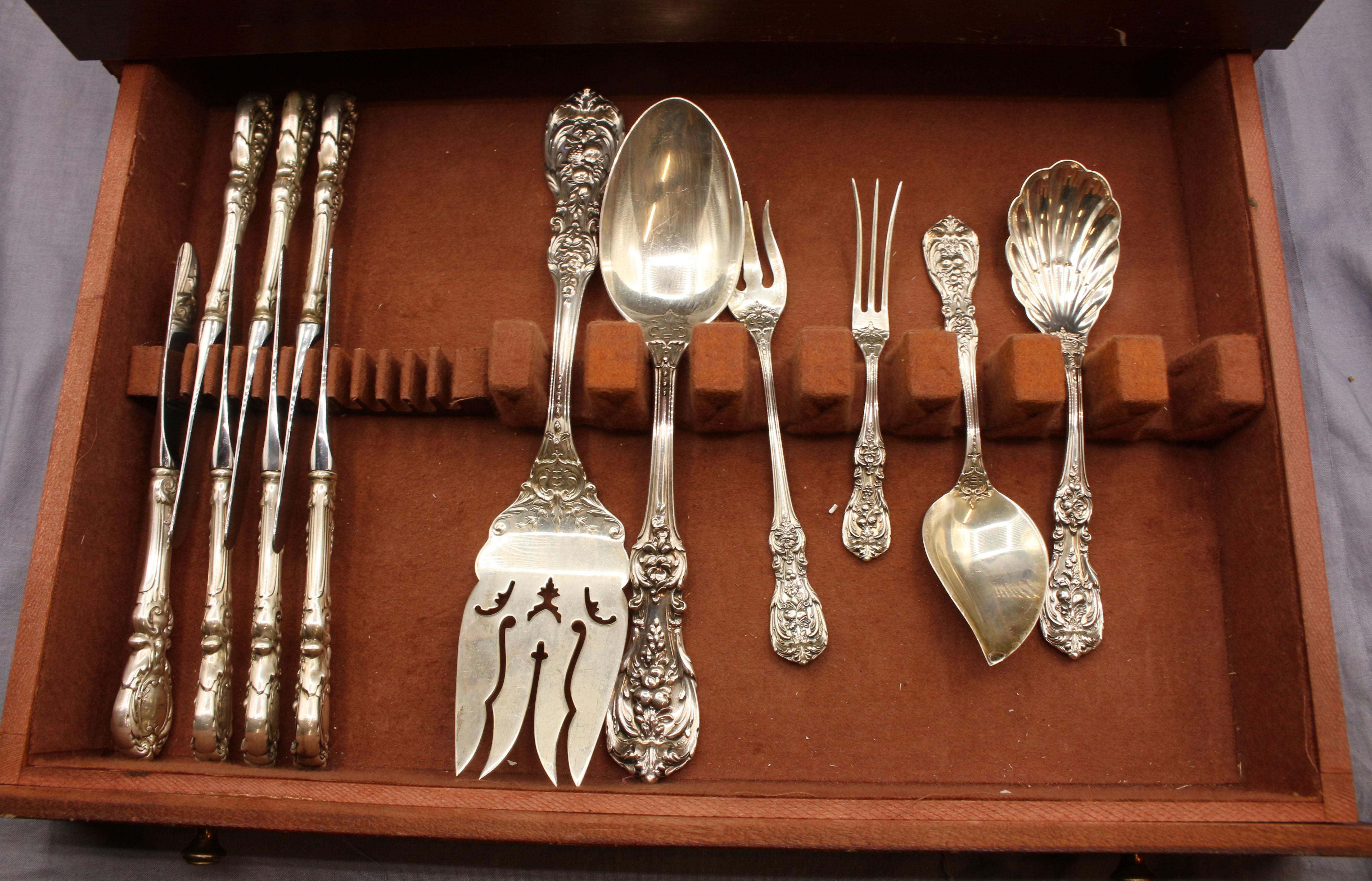 Reed & Barton Sterling Silver Flatware Service for 12 In Good Condition In Chapel Hill, NC