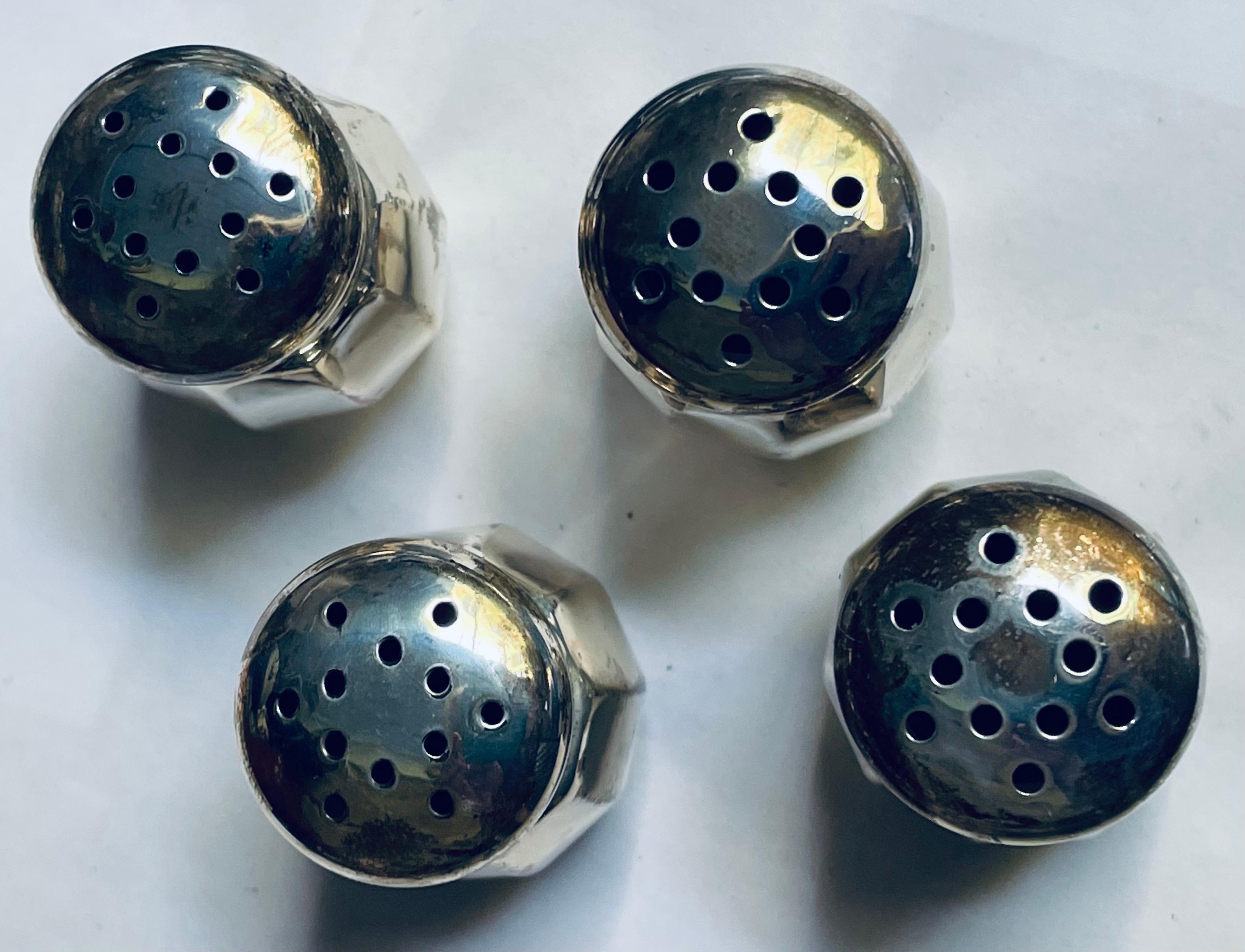 Mid-Century moderno Reed & Barton Sterling Silver Individual Salt & Pepper Shakers Set of 4 in vendita