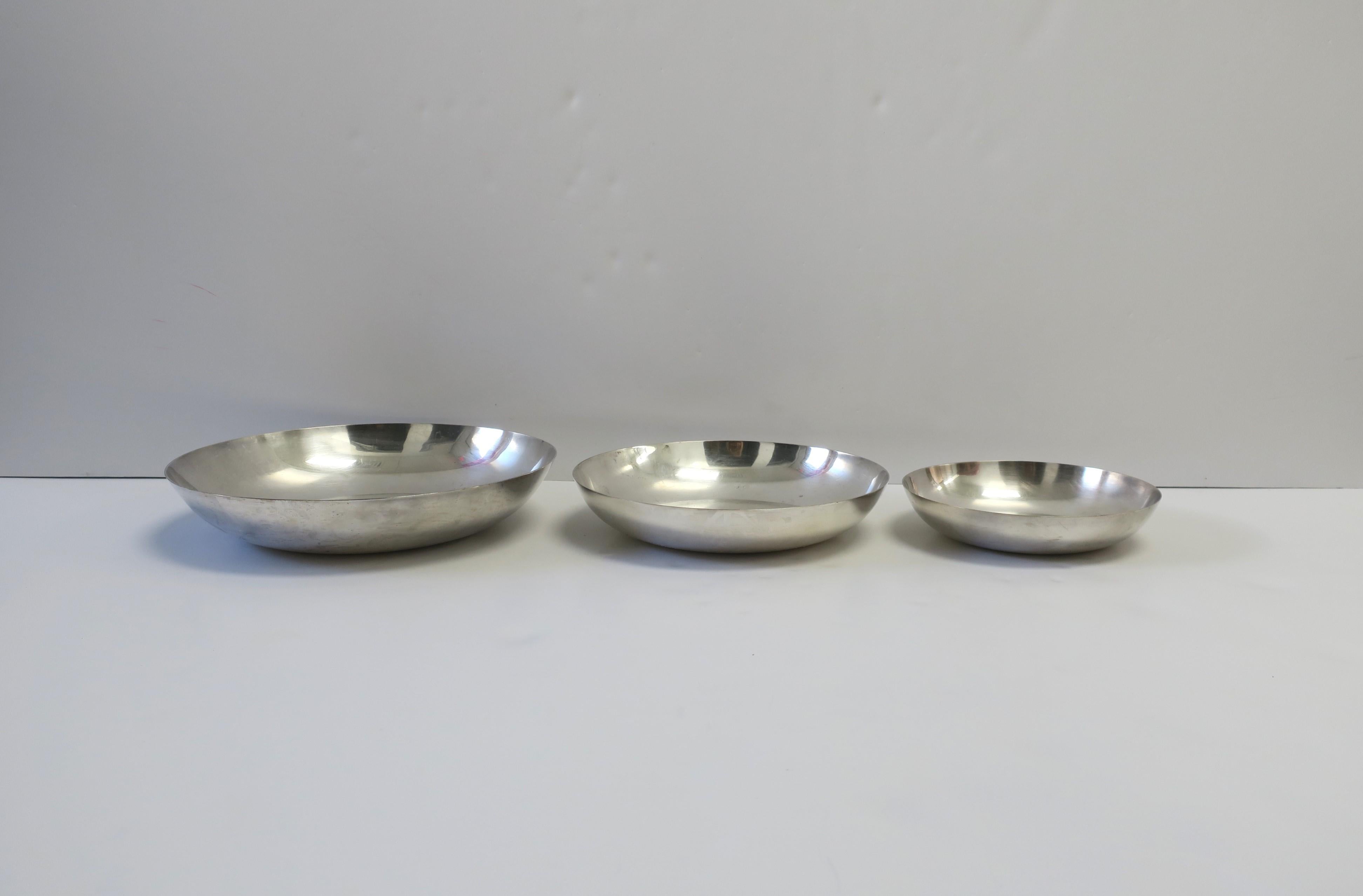 Reed & Barton Sterling Silver Plate Serving Bowls, Set of 3 For Sale 1