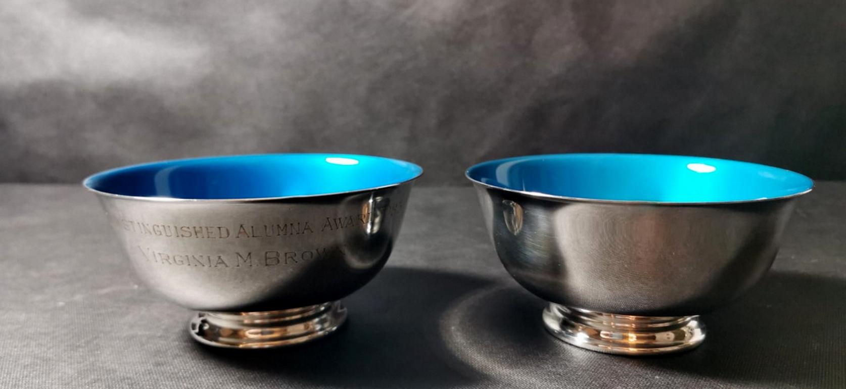 We kindly suggest you read the whole description, because with it we try to give you detailed technical and historical information to guarantee the authenticity of our objects.
Pair of bowls in silver-plated, inside they are stove-enameled, a