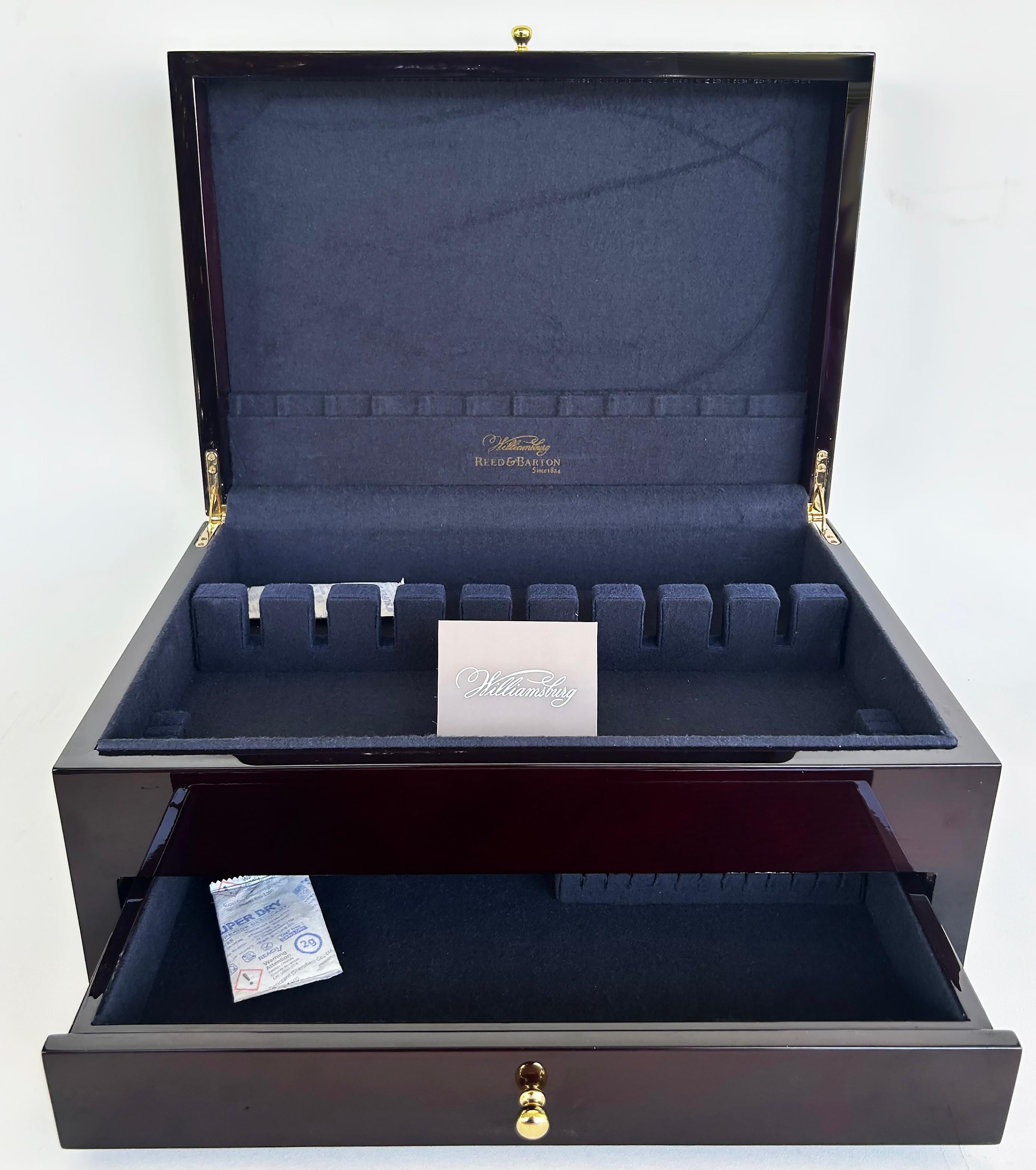 Inlay Reed & Barton Williamsburg Collection Inlaid Flatware Chest with Drawer For Sale