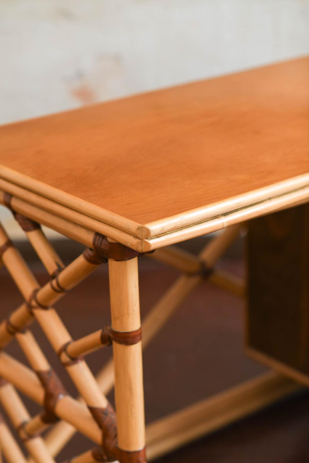 Leather Reed desk with wooden shelf, drawers and leather bindings, by Gervasoni, 1970s For Sale