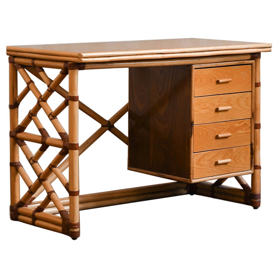 Bureau en roseau, tiroirs et reliures en cuir, par Gervasoni, 1970