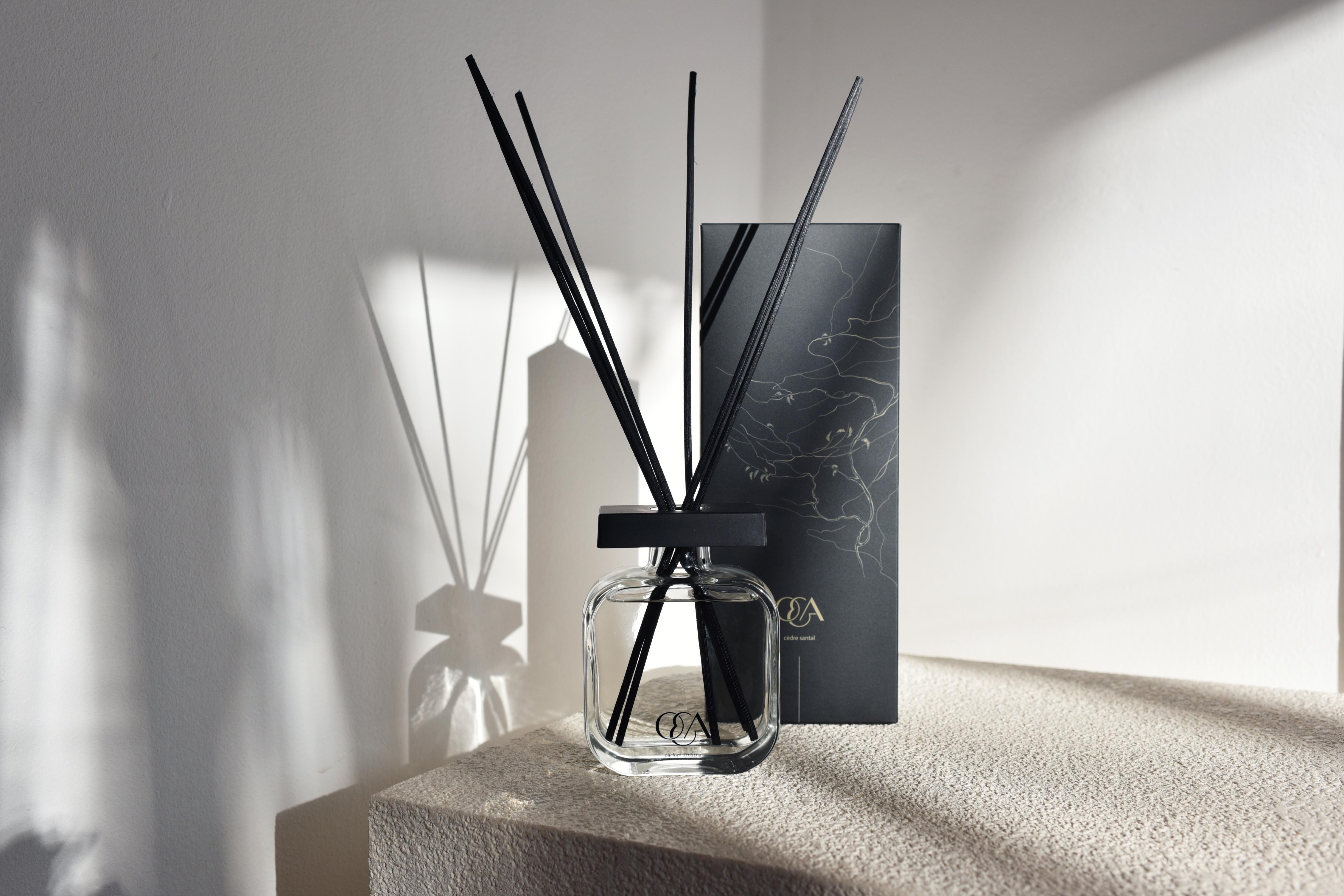 O&A London creates sophisticated scents for your home together with the best perfume houses in Grasse. Individually designed home diffusers will add an indelible impression of your home, literally in the air itself.

Top notes: green notes of fir