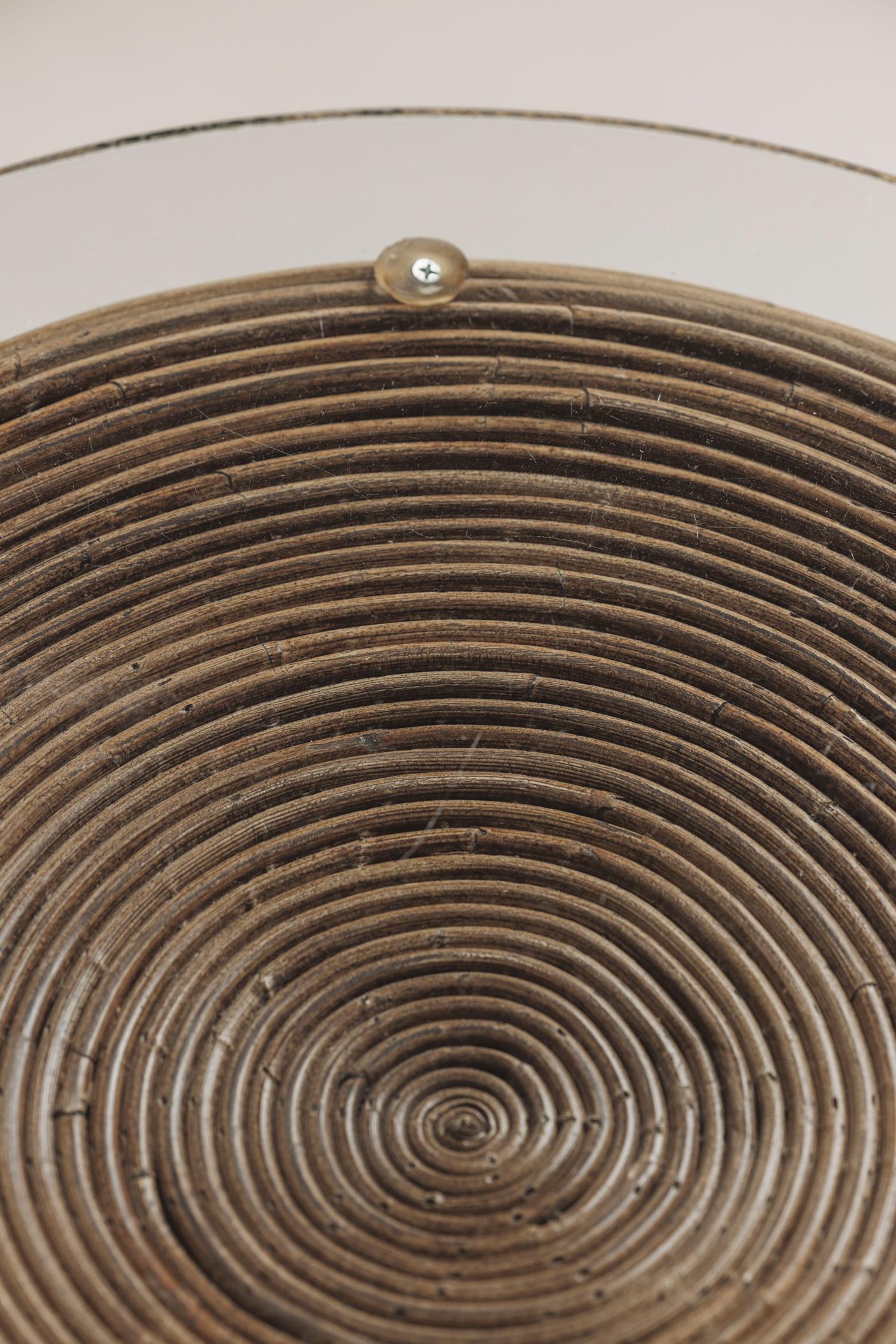 Table d'appoint en roseau avec plateau en verre attribuée à Gabriella Crespi, Italie années 1960 en vente 4