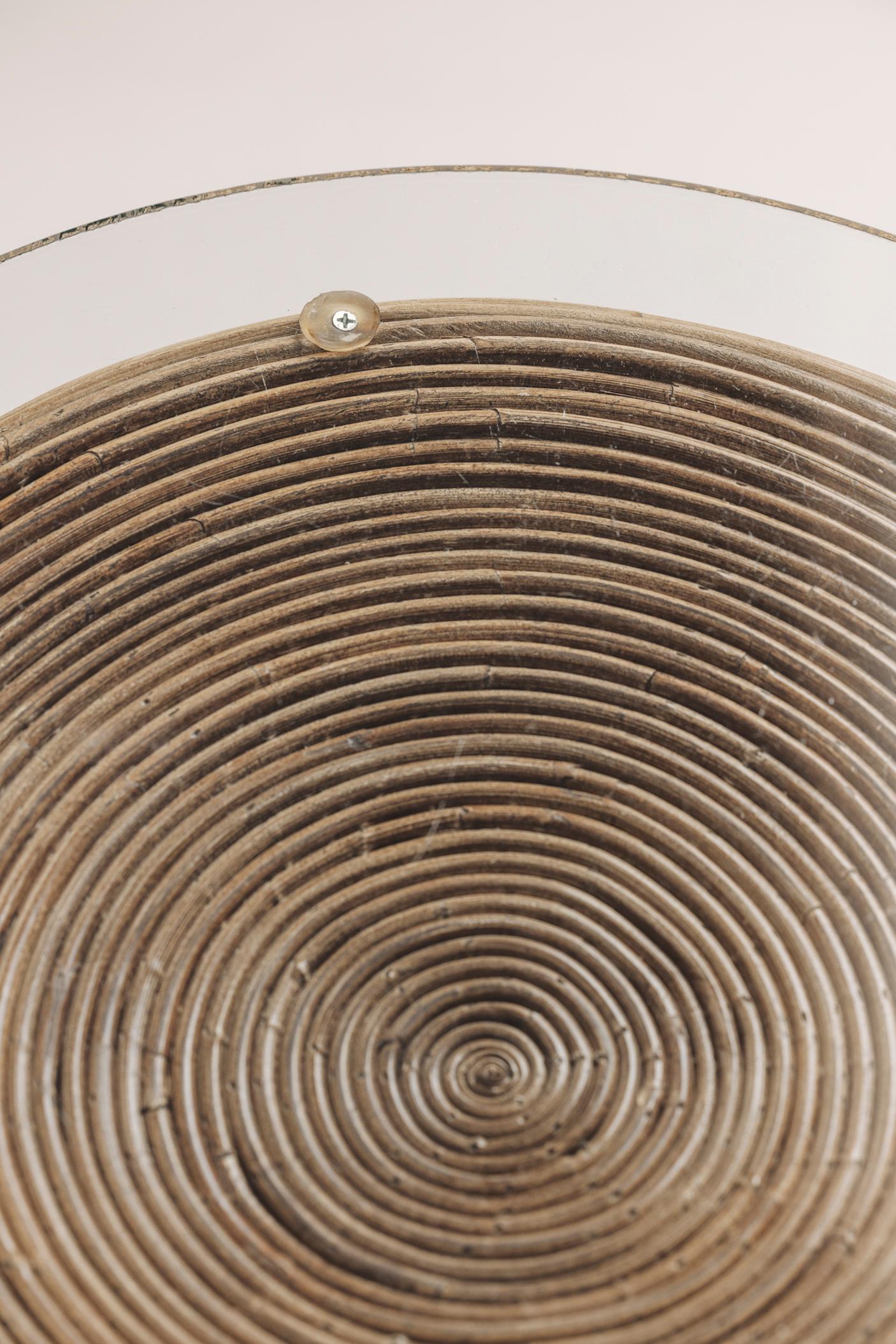 Table d'appoint en roseau avec plateau en verre attribuée à Gabriella Crespi, Italie années 1960 en vente 2