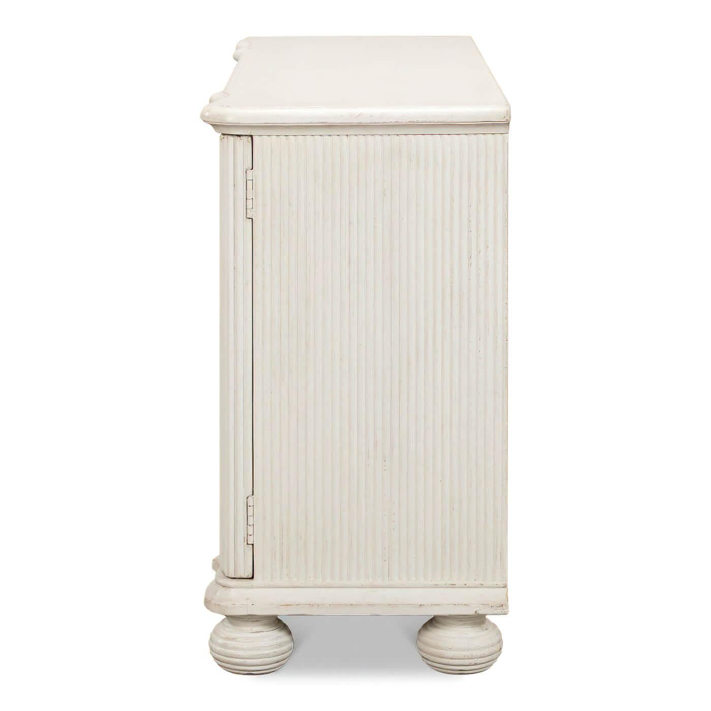 meuble ancien blanc