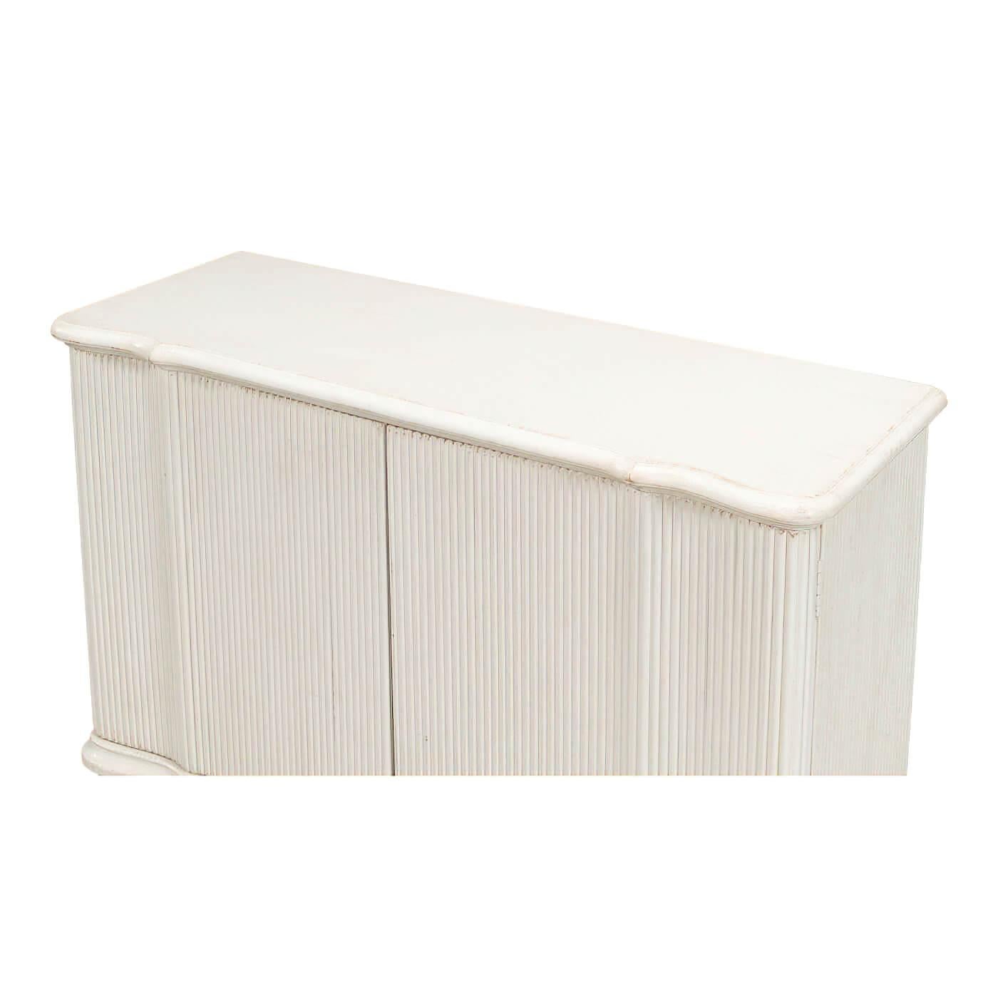 Reeded Antique White Cabinet In New Condition For Sale In Westwood, NJ