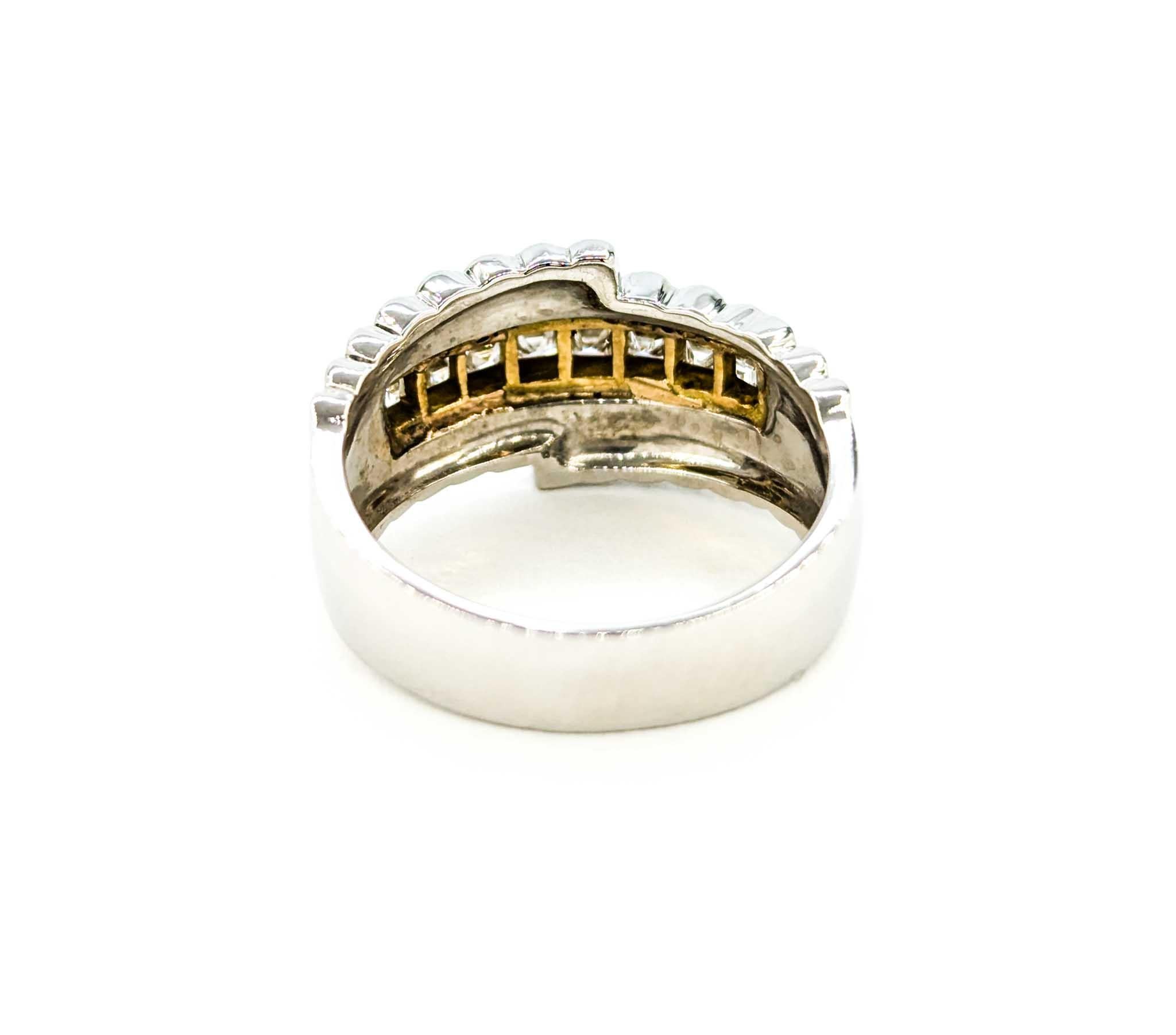 Reeded Channel Set Diamond Ring in Platinum For Sale 4