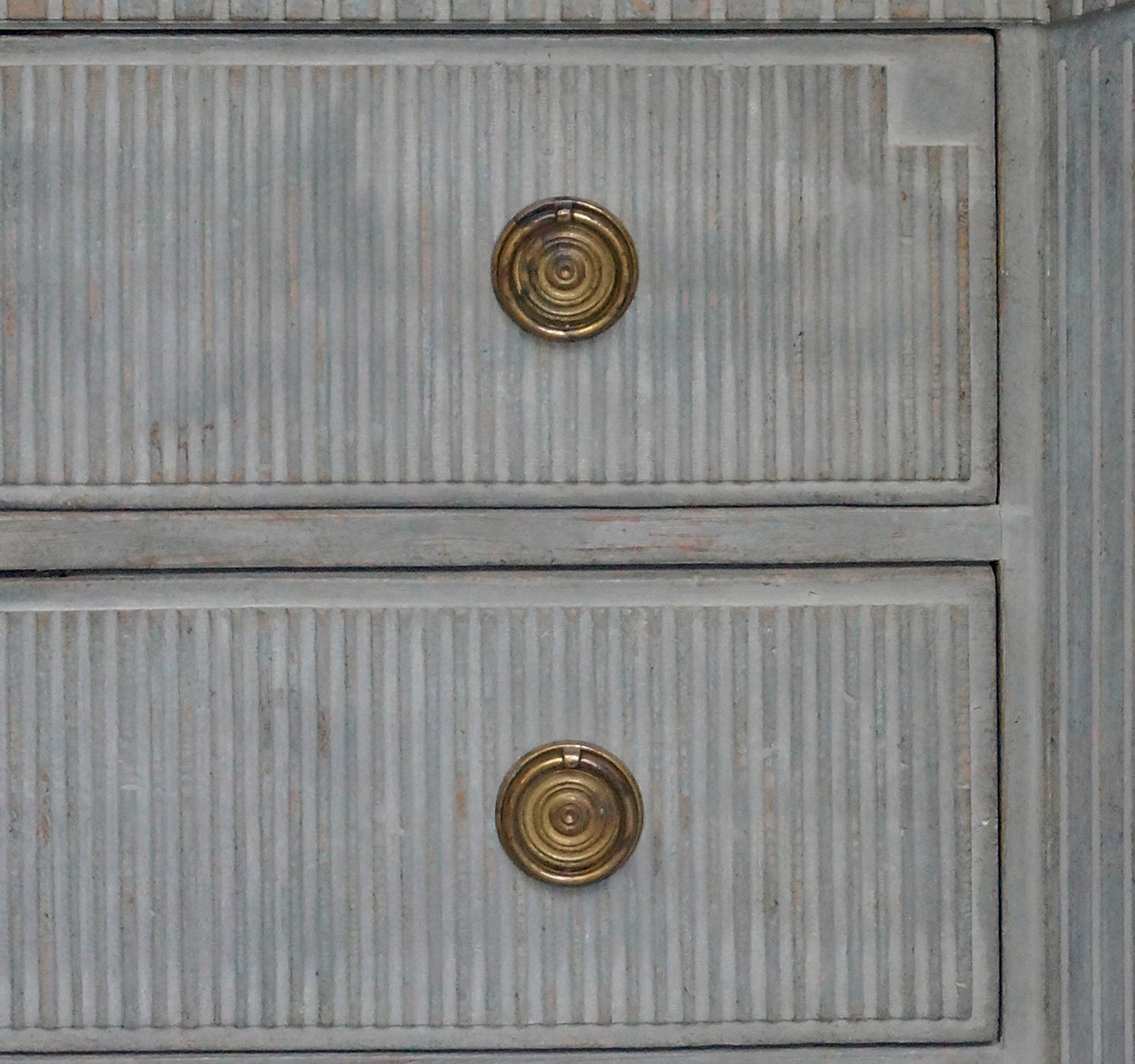 19th Century Reeded Chest of Drawers in the Neoclassical Style