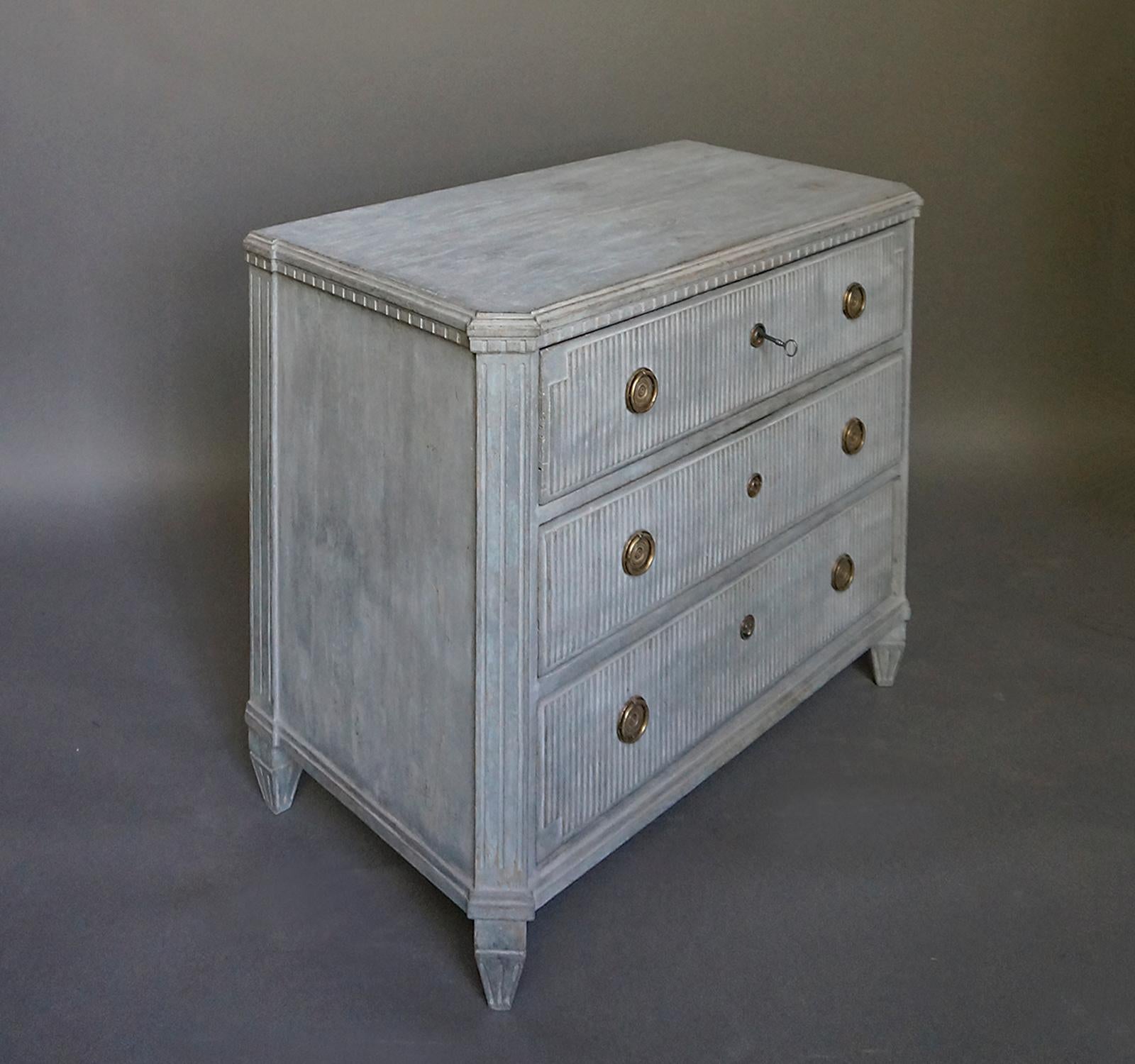 Hand-Carved Reeded Chest of Drawers in the Neoclassical Style
