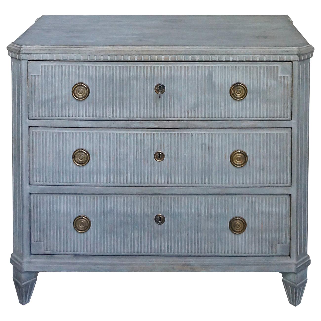 Reeded Chest of Drawers in the Neoclassical Style