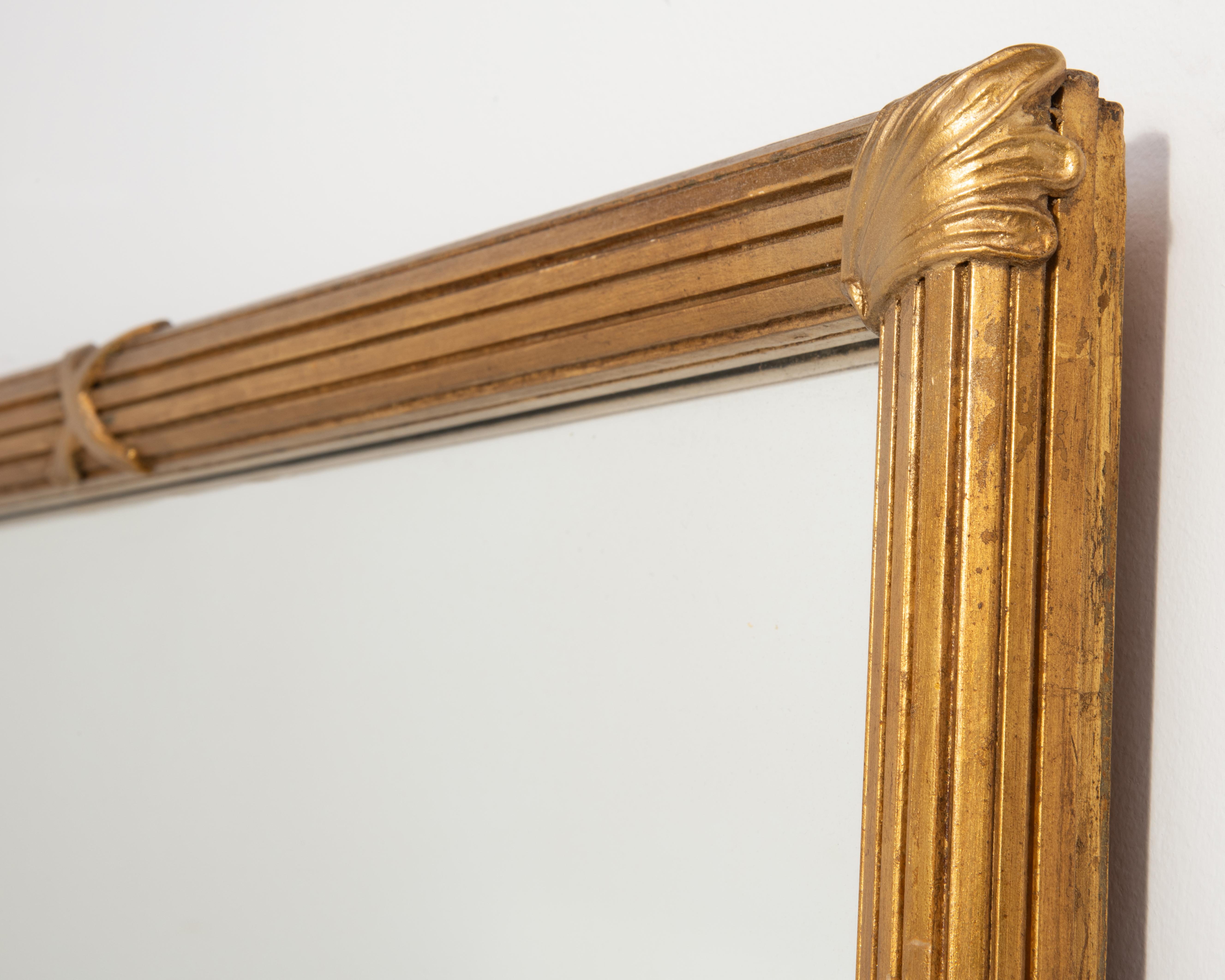 Reeded Gilt Acanthus Leaf Neoclassical Italian Carved Plaster Wood Mirror 1950s For Sale 5