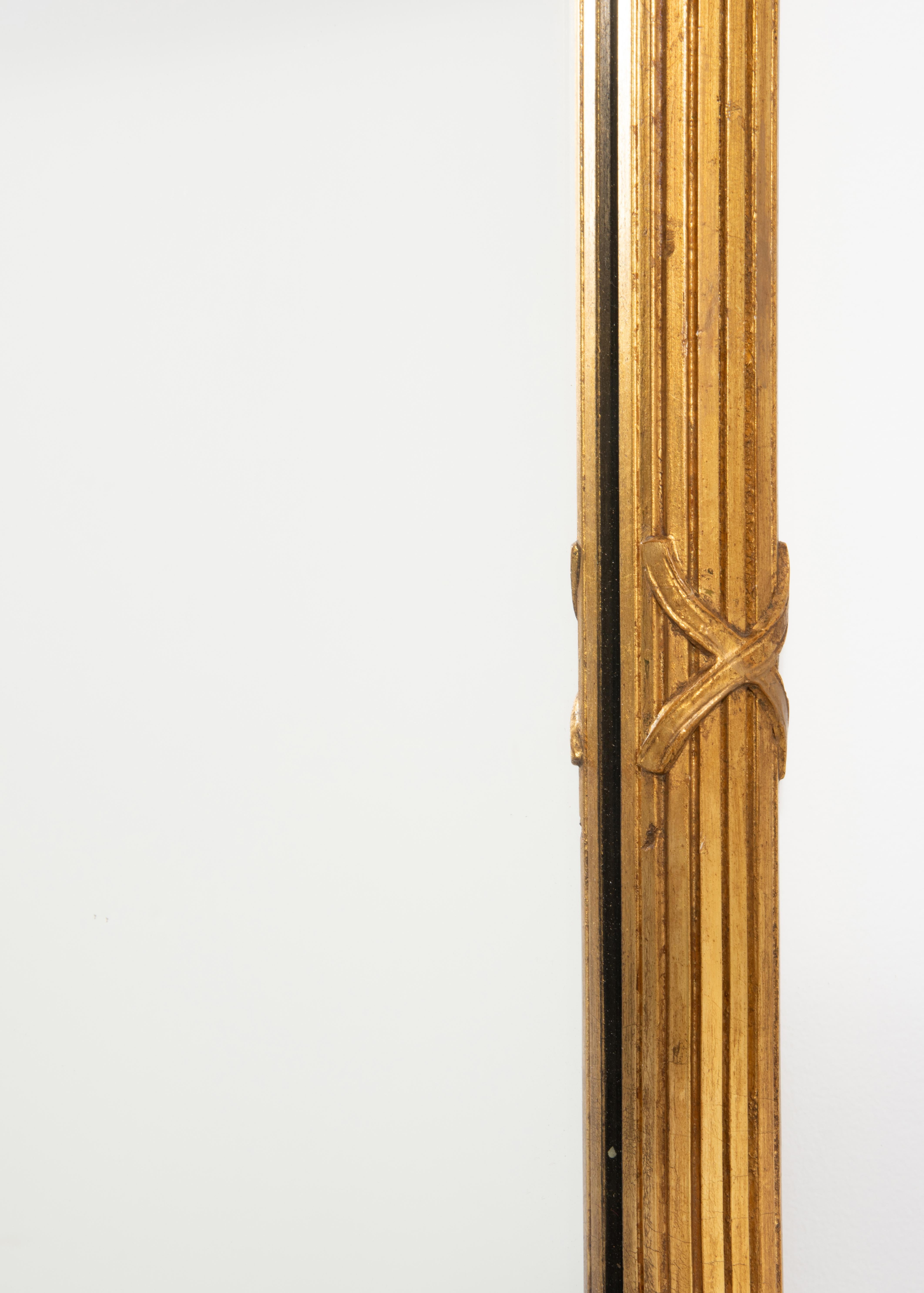 Reeded Gilt Acanthus Leaf Neoclassical Italian Carved Plaster Wood Mirror 1950s For Sale 6