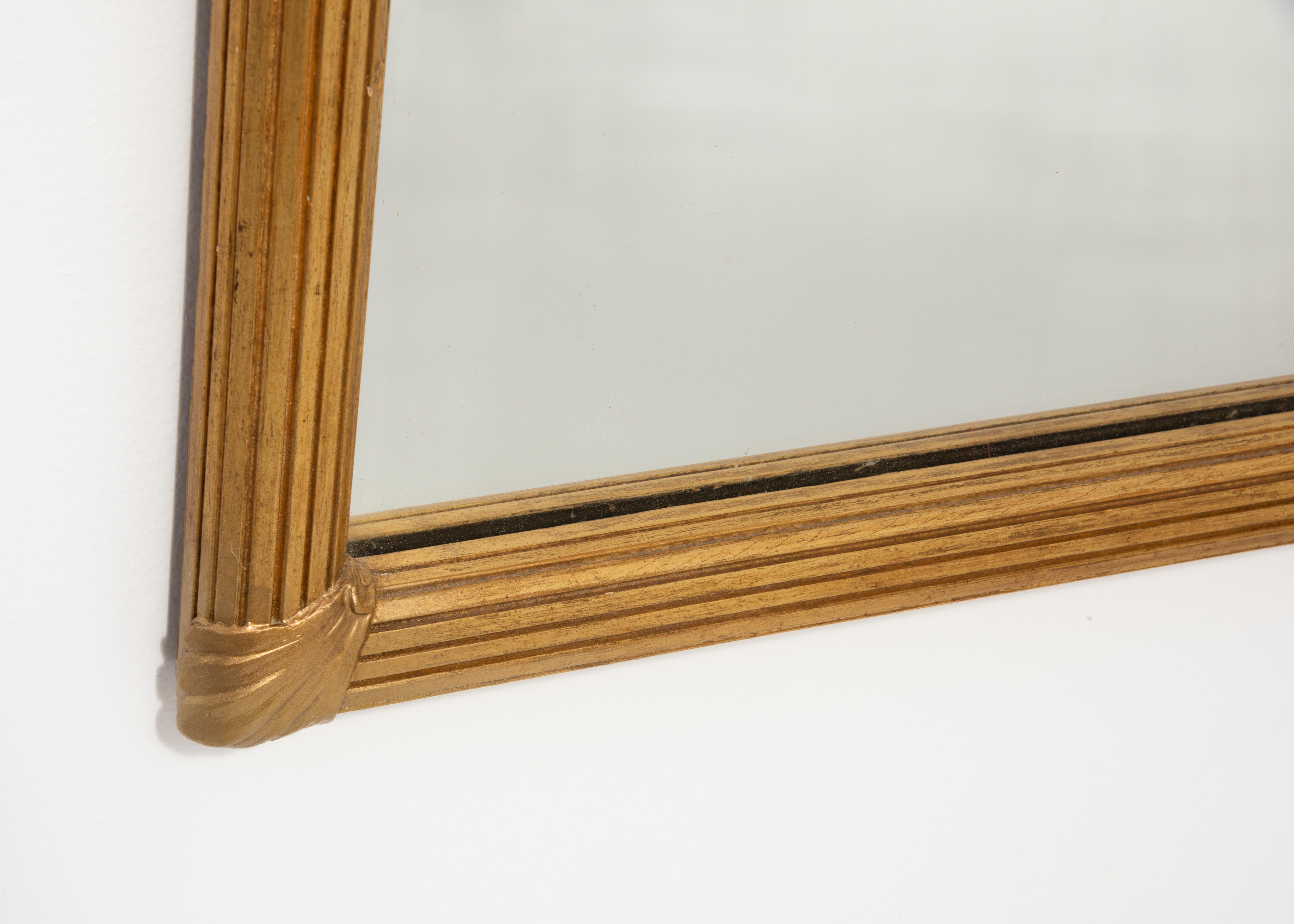 Reeded Gilt Acanthus Leaf Neoclassical Italian Carved Plaster Wood Mirror 1950s For Sale 8