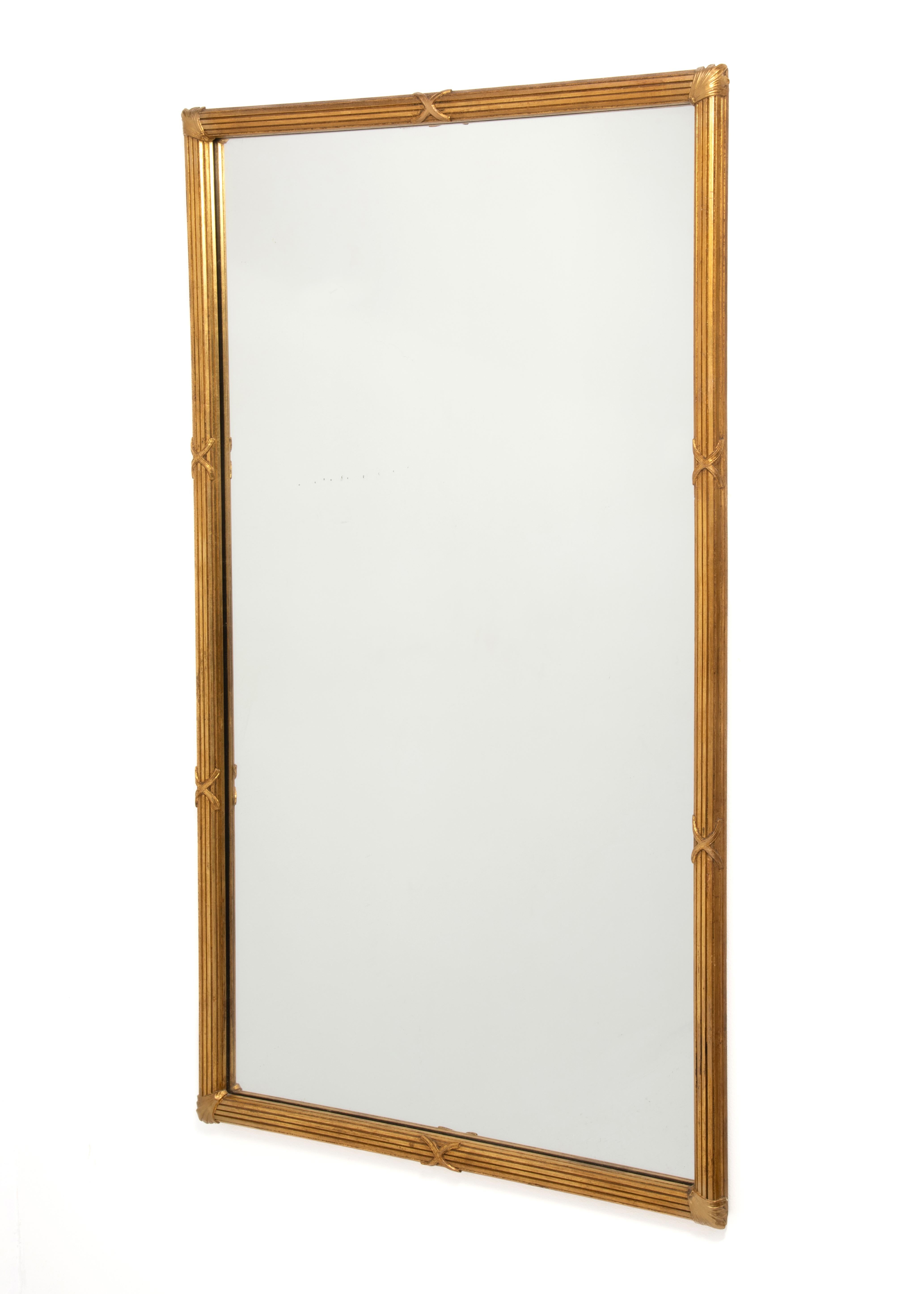 Mid-20th Century Reeded Gilt Acanthus Leaf Neoclassical Italian Carved Plaster Wood Mirror 1950s For Sale