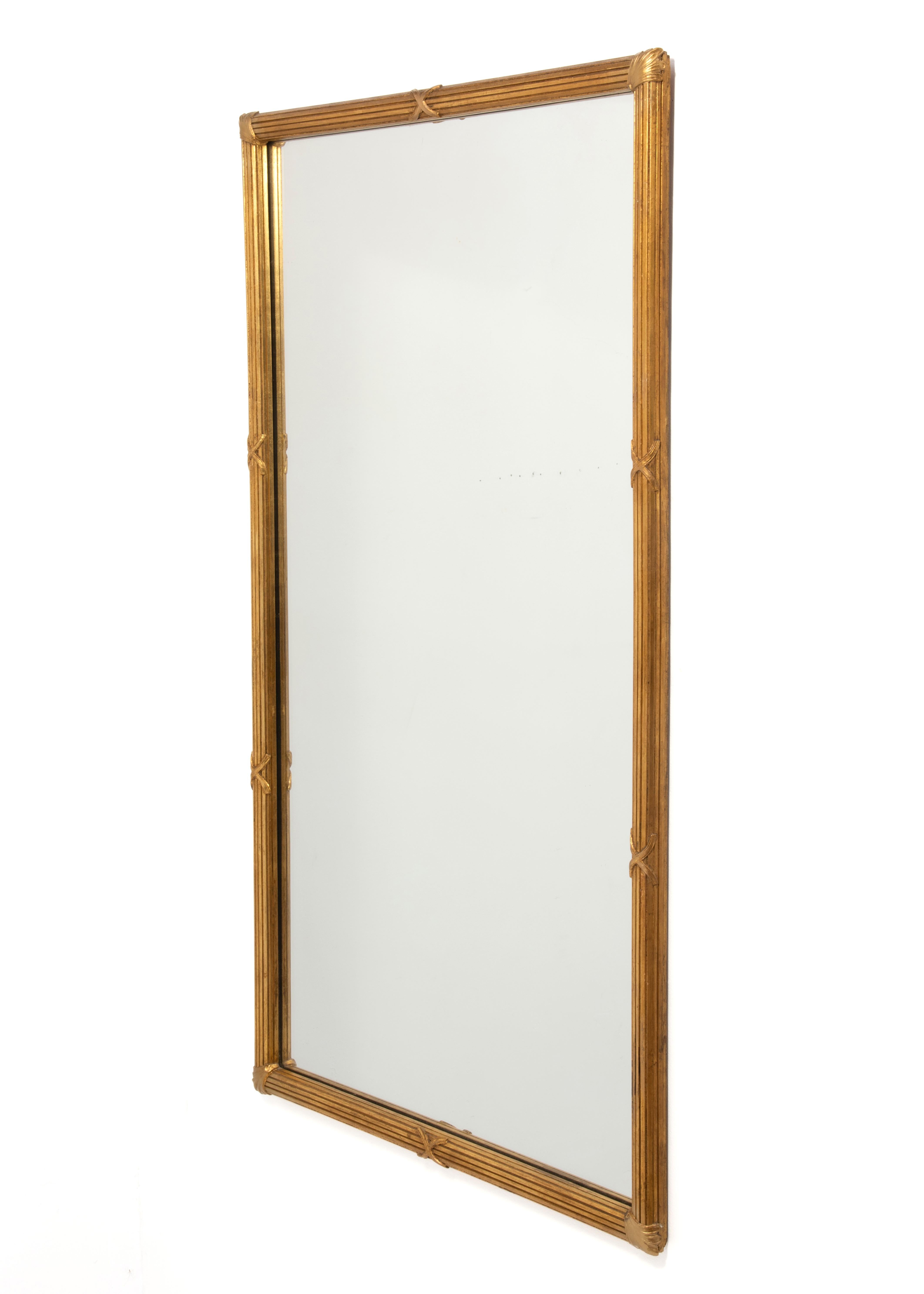Reeded Gilt Acanthus Leaf Neoclassical Italian Carved Plaster Wood Mirror 1950s For Sale 1