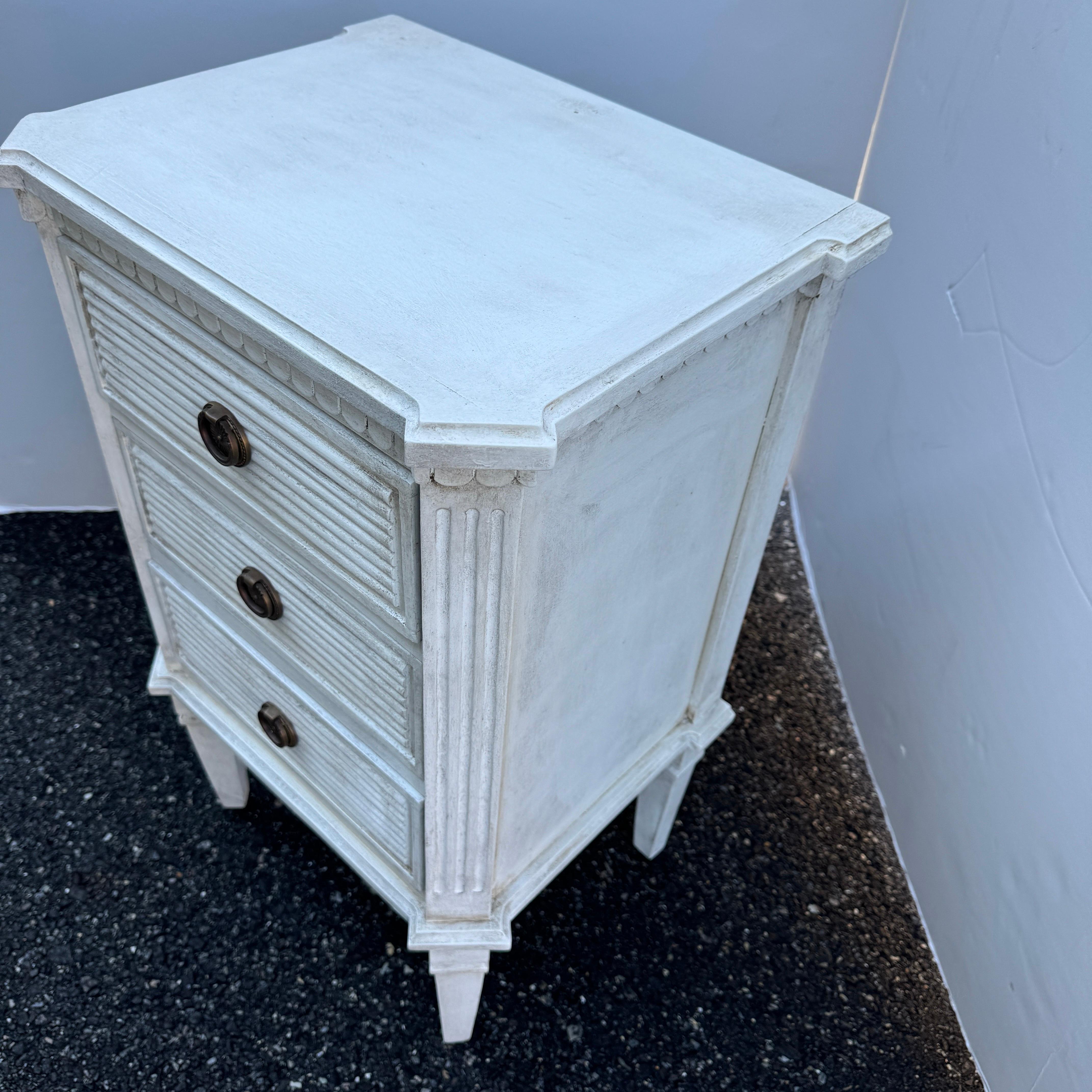 Brass Reeded Gustavian Style Commode Nightstand Chest of Drawers  For Sale