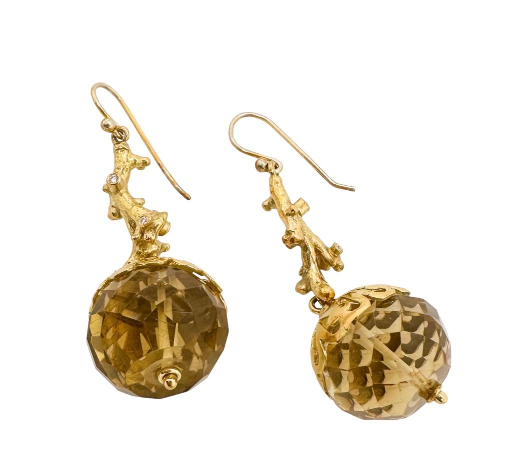 Pendants d'oreilles Reef en citrine - or jaune 18 ct avec chapeaux de perles de fleurs et diamants

