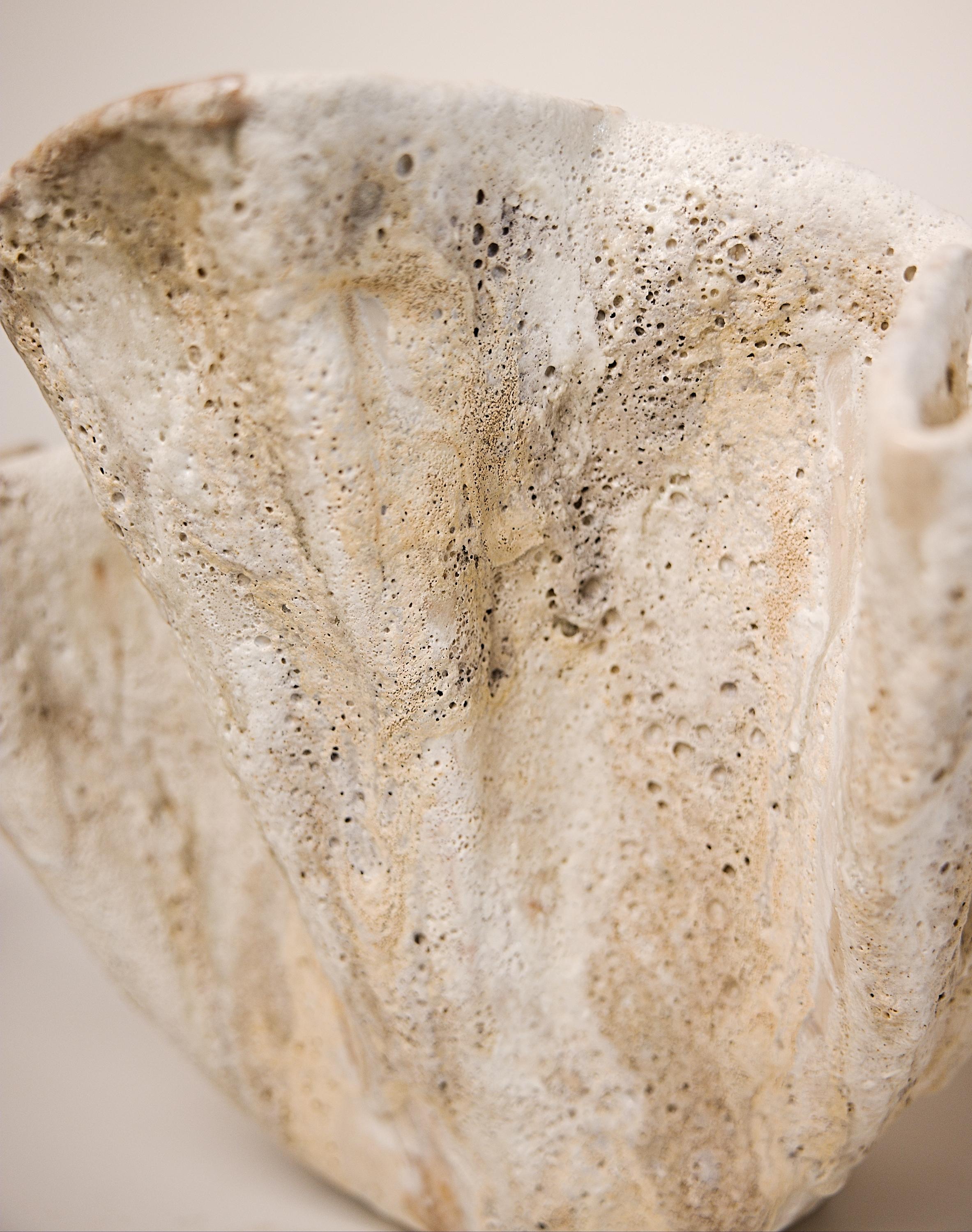 Reef Sculpted Ceramic Bowl free style in White II In New Condition For Sale In Van Nuys, CA