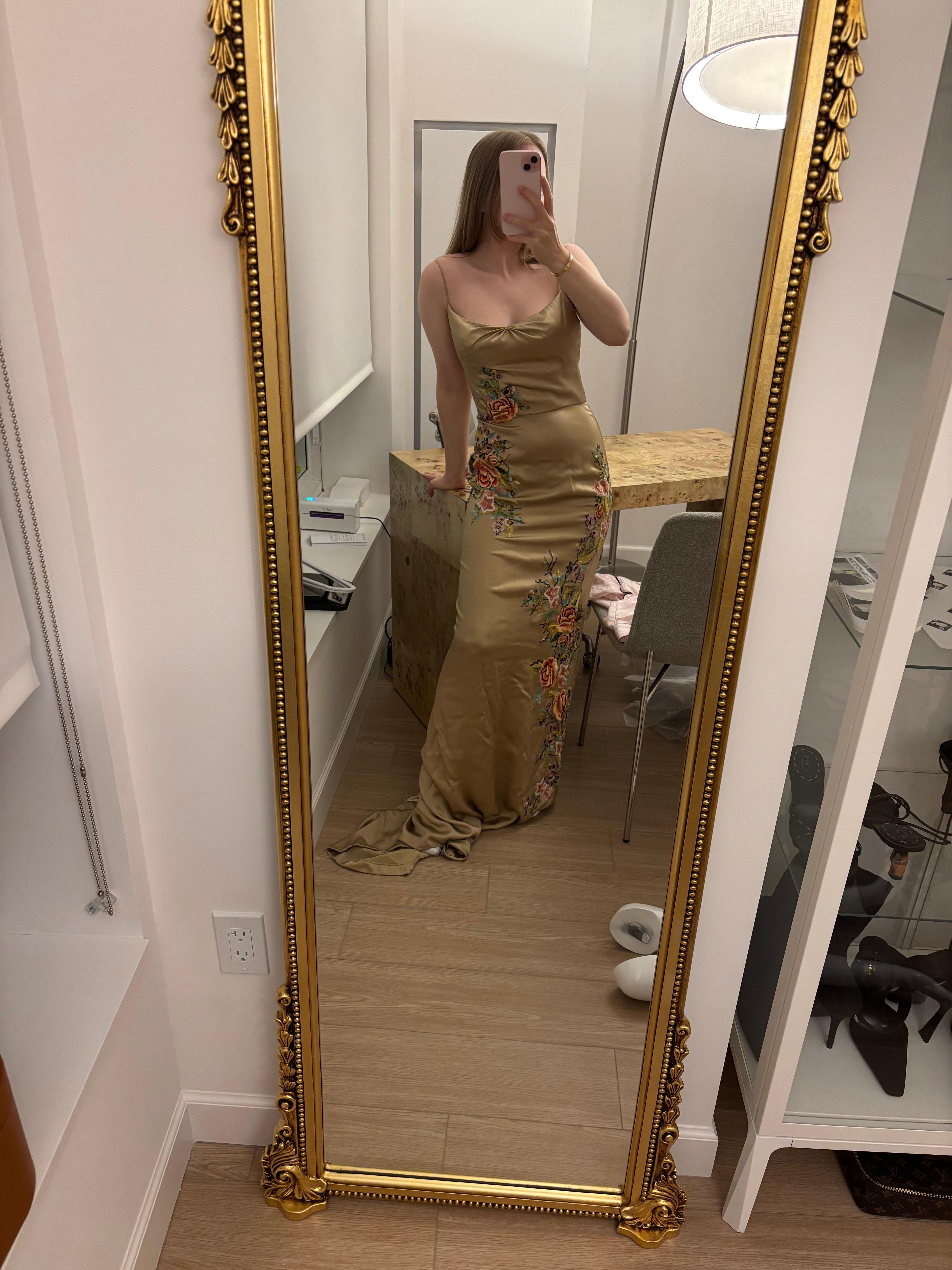REEM ACRA 2003 Vintage Runway Gold Evening Gown w. Train Embroidery Embellished For Sale 5