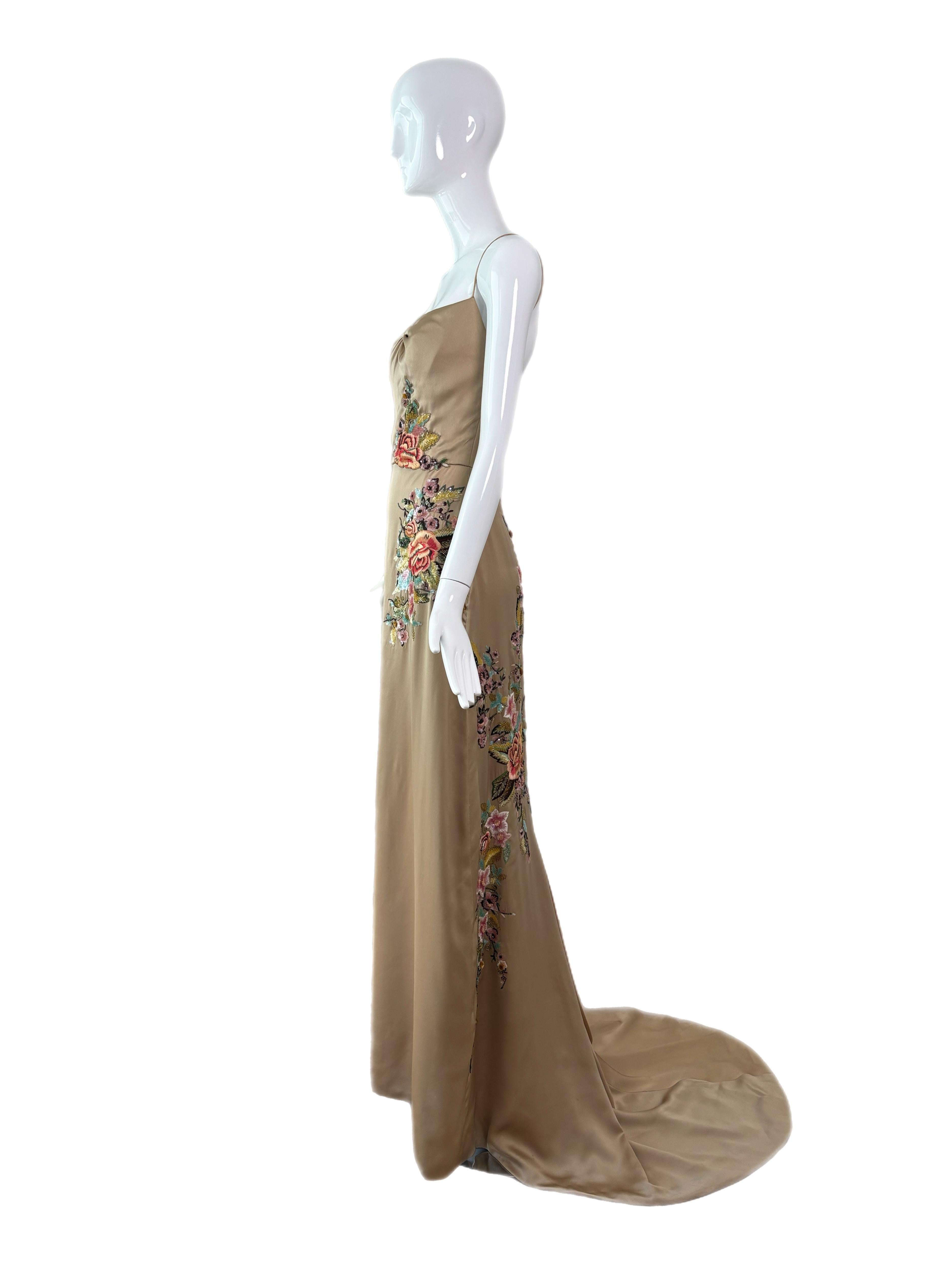 REEM ACRA 2003 Vintage Runway Gold Evening Gown w. Train Embroidery Embellished In Good Condition For Sale In Leonardo, NJ