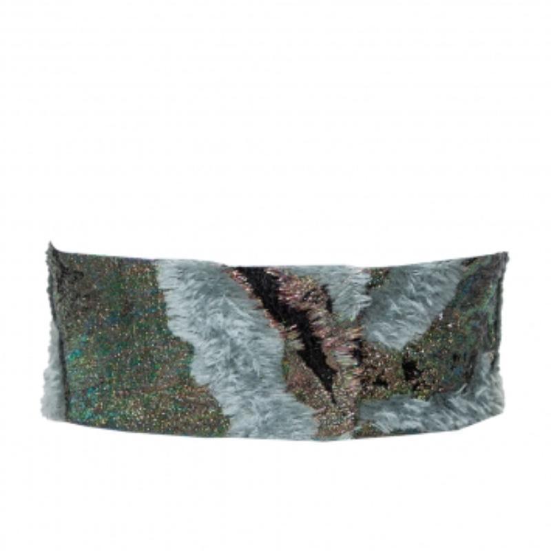 Reem Acra Multicolor Lurex Jacquard & Faux Fur Beaded Heart Detail Waist Belt M In Good Condition For Sale In Dubai, Al Qouz 2