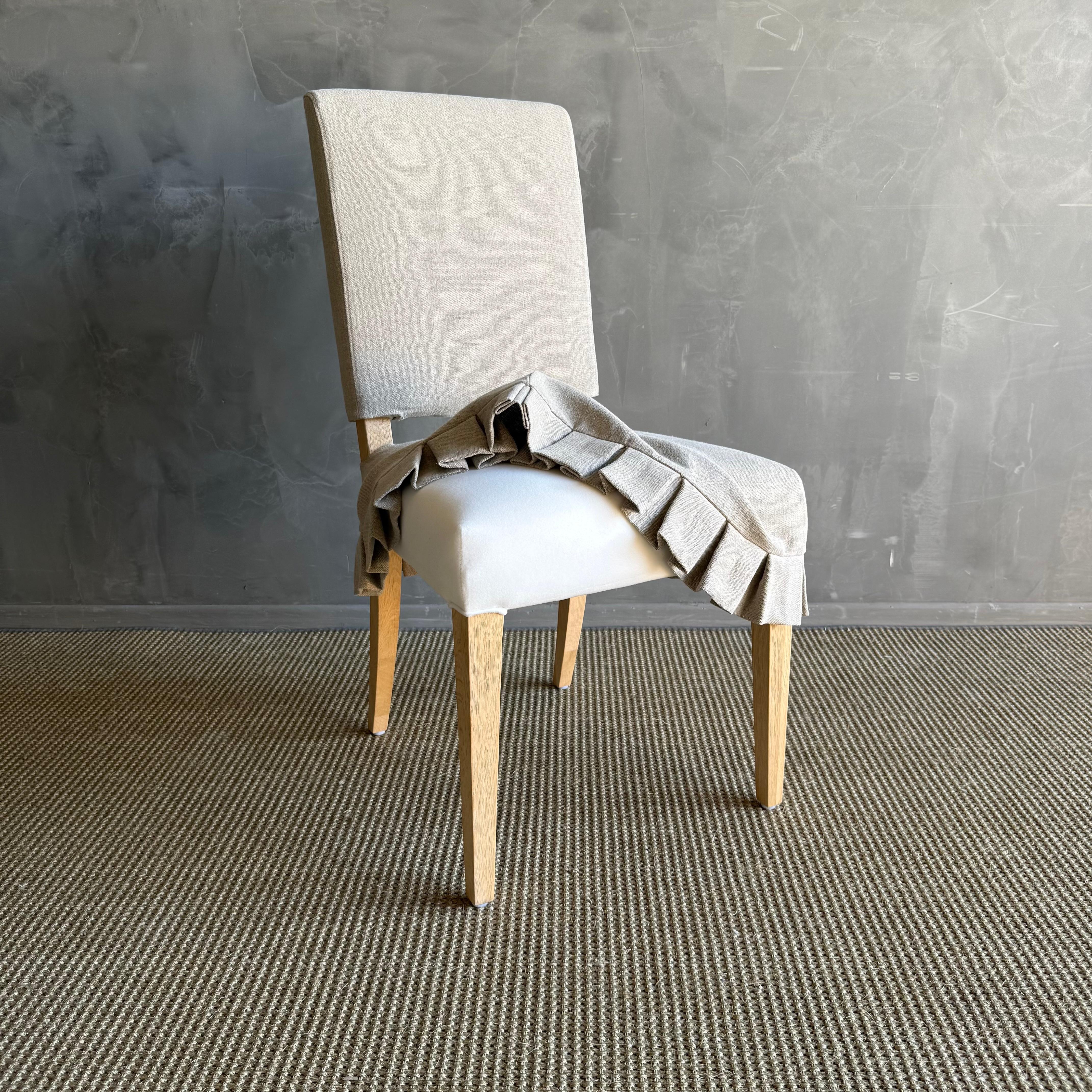 Reese Slip Covered Dining Chair in Belgian Linen Flax im Angebot 3