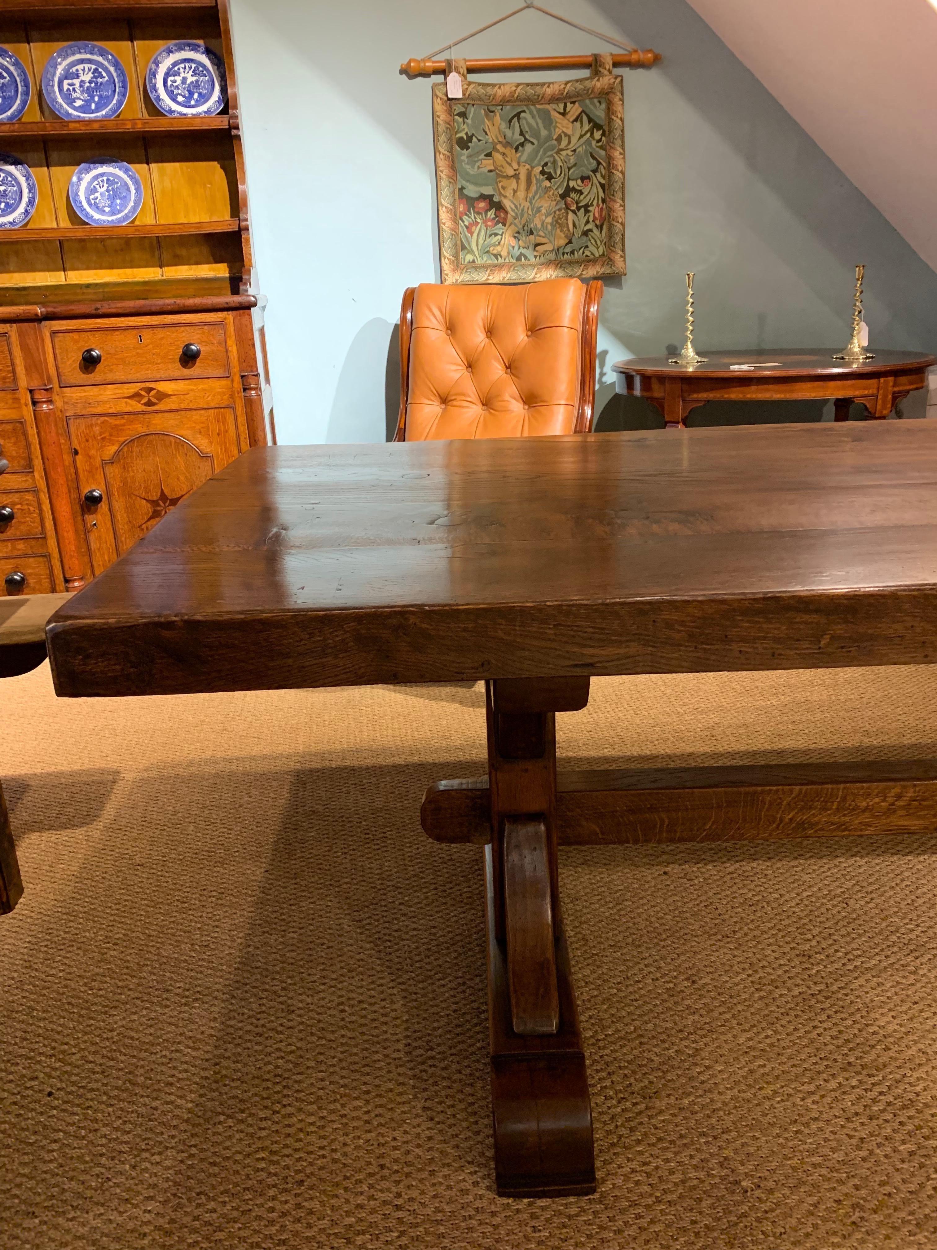 Refectory Table In Good Condition In Honiton, Devon