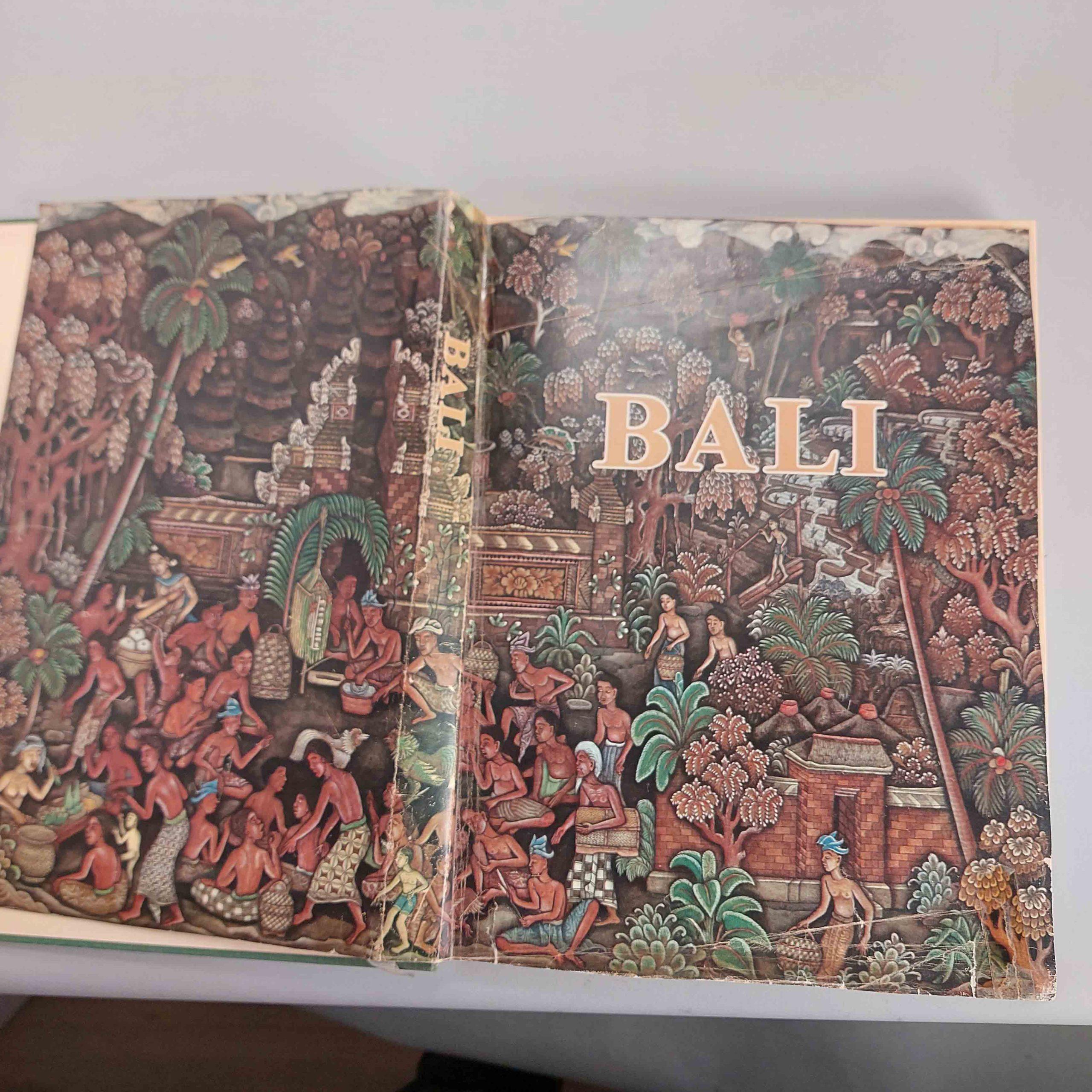 20ième siècle Livre de référence Balinese Art - Bali Atlas Kebudajaan Cults and Customs, 1953 en vente