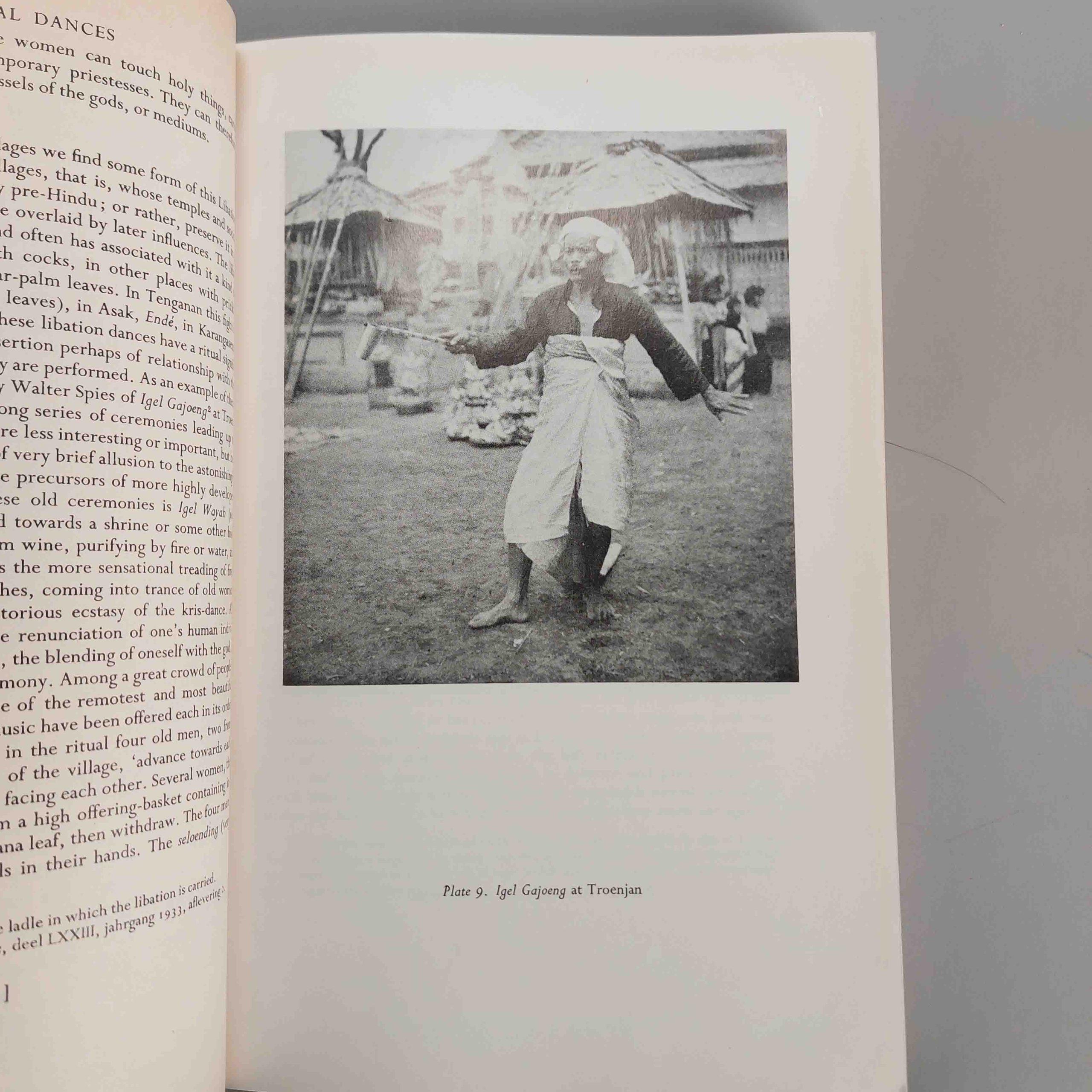 Titel: Tanz und Theater auf Bali

Herausgeber: Oxford Univeristy Press
Erscheinungsdatum: 1982
Einband: Taschenbuch
Zustand: Fast gut