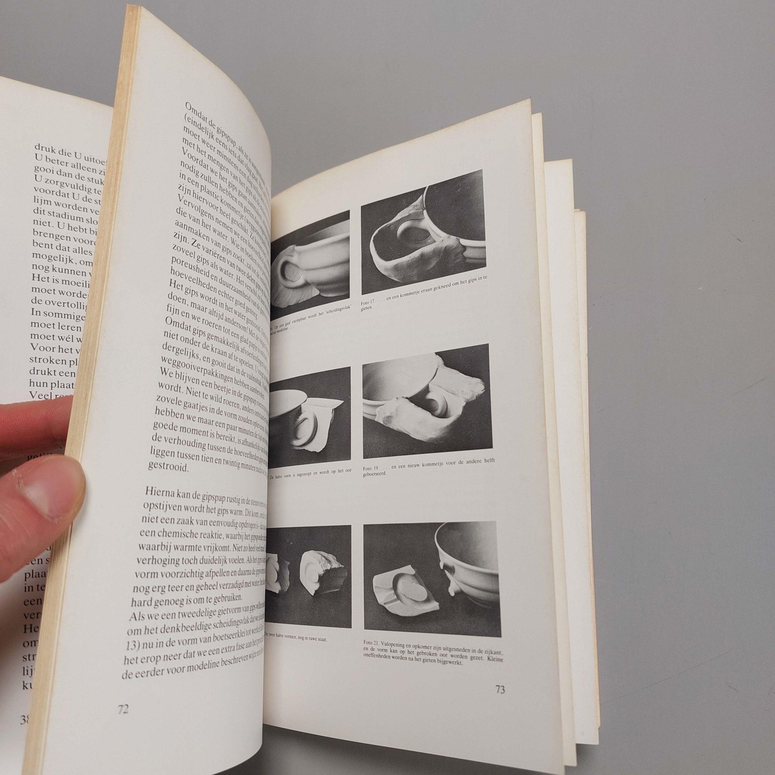 Libro di riferimento Porcellana cinese, giapponese ed europea, Restauro della porcellana In condizioni buone in vendita a Amsterdam, Noord Holland