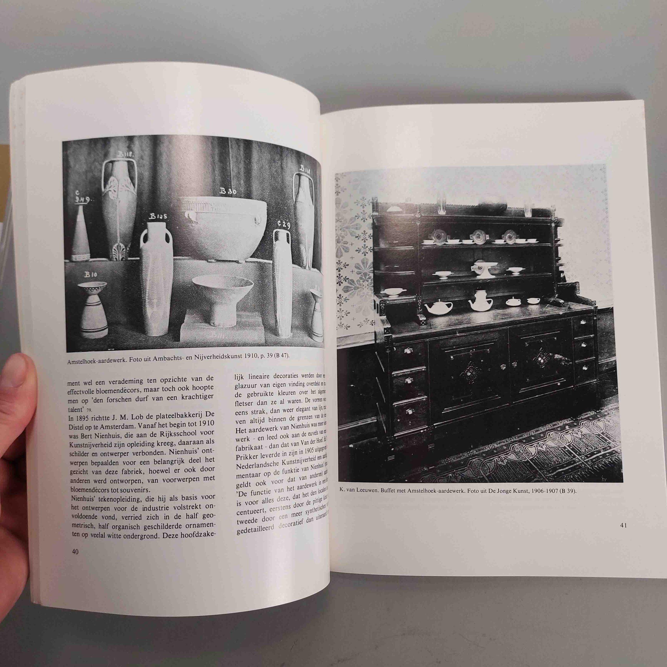Libro di riferimento sulla terracotta olandese -Dubbelgebakken - Plateel in Holland In condizioni buone in vendita a Amsterdam, Noord Holland