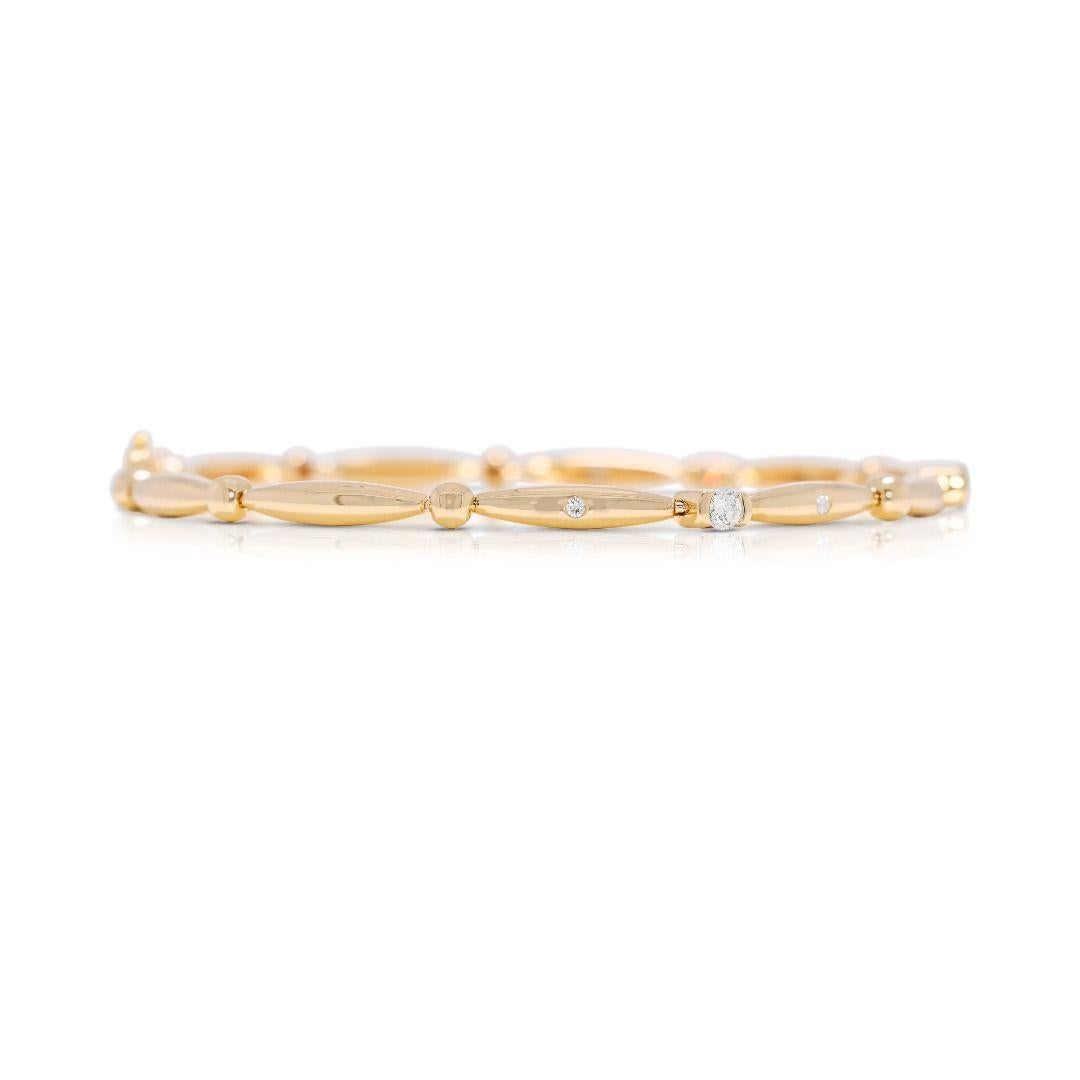Refined 0.037ct 18K Yellow Gold Natural Diamond Bracelet Corte redondo en venta