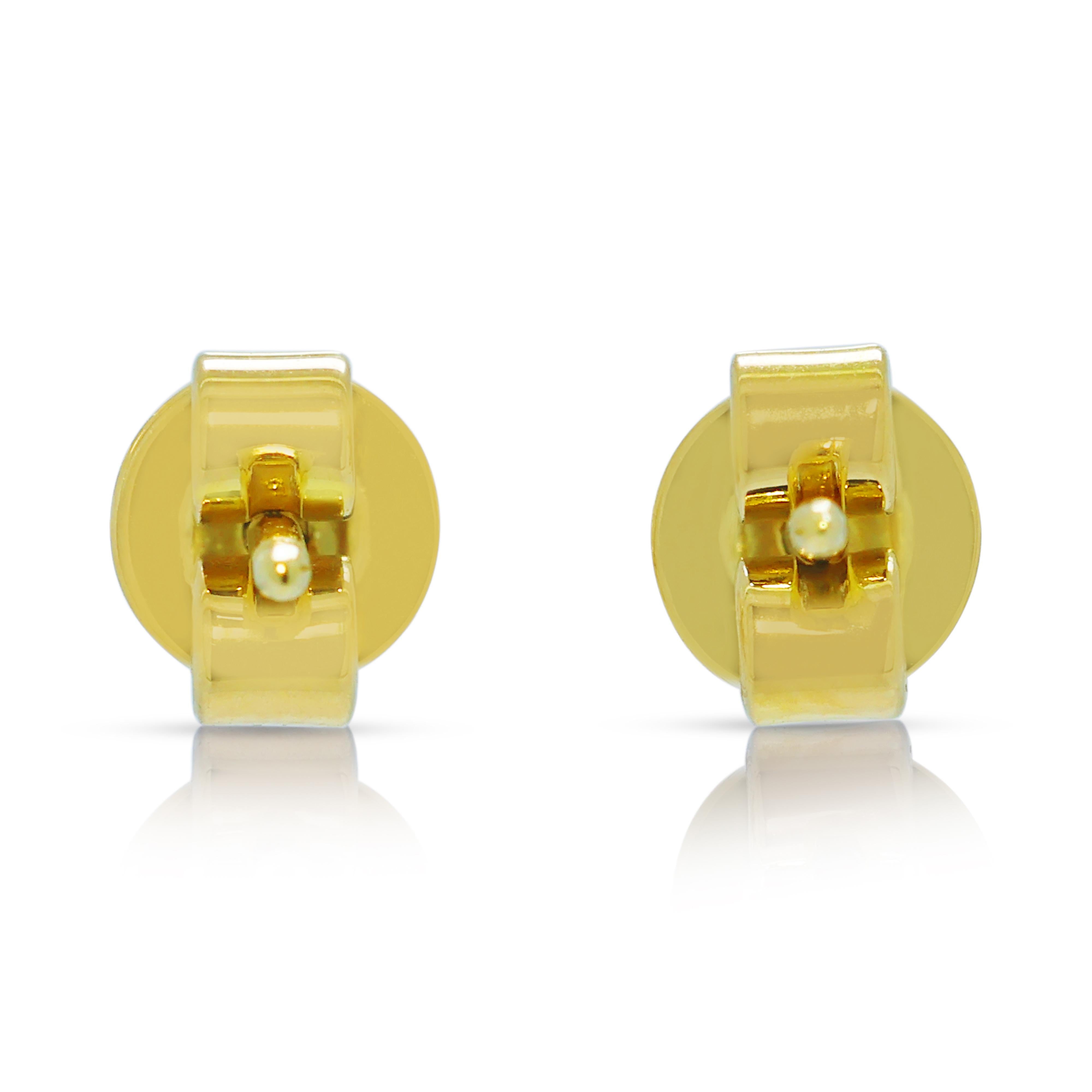 Raffinati orecchini con castone di diamanti da 0,10 carati in oro giallo 18 carati in vendita 1